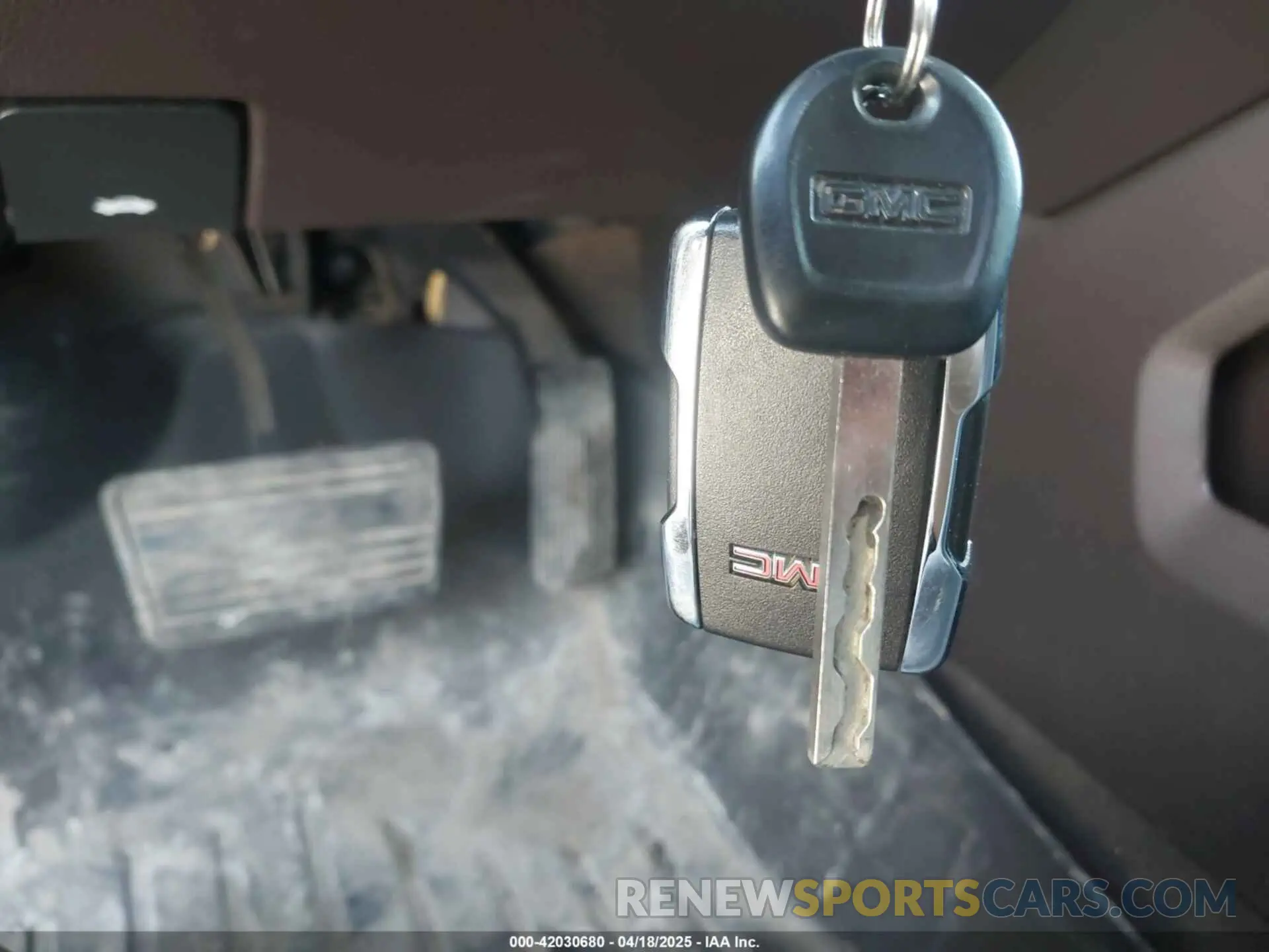 10 Photograph of a damaged car 1GT42WEY4KF100549 GMC SIERRA 3500HD 2019