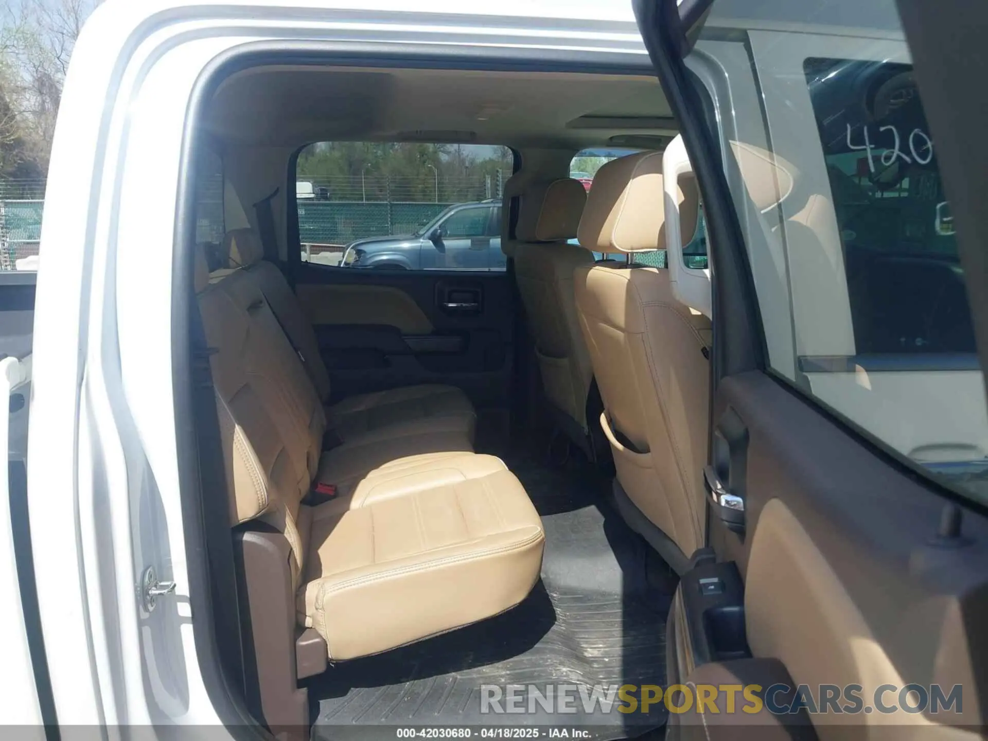 7 Photograph of a damaged car 1GT42WEY4KF100549 GMC SIERRA 3500HD 2019