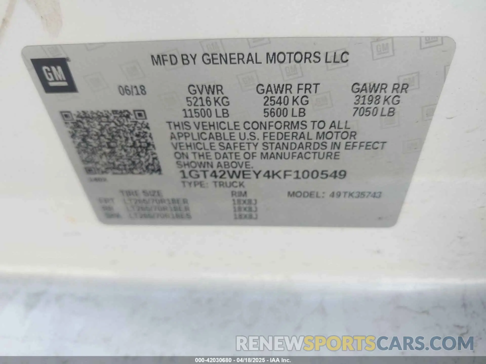 8 Photograph of a damaged car 1GT42WEY4KF100549 GMC SIERRA 3500HD 2019