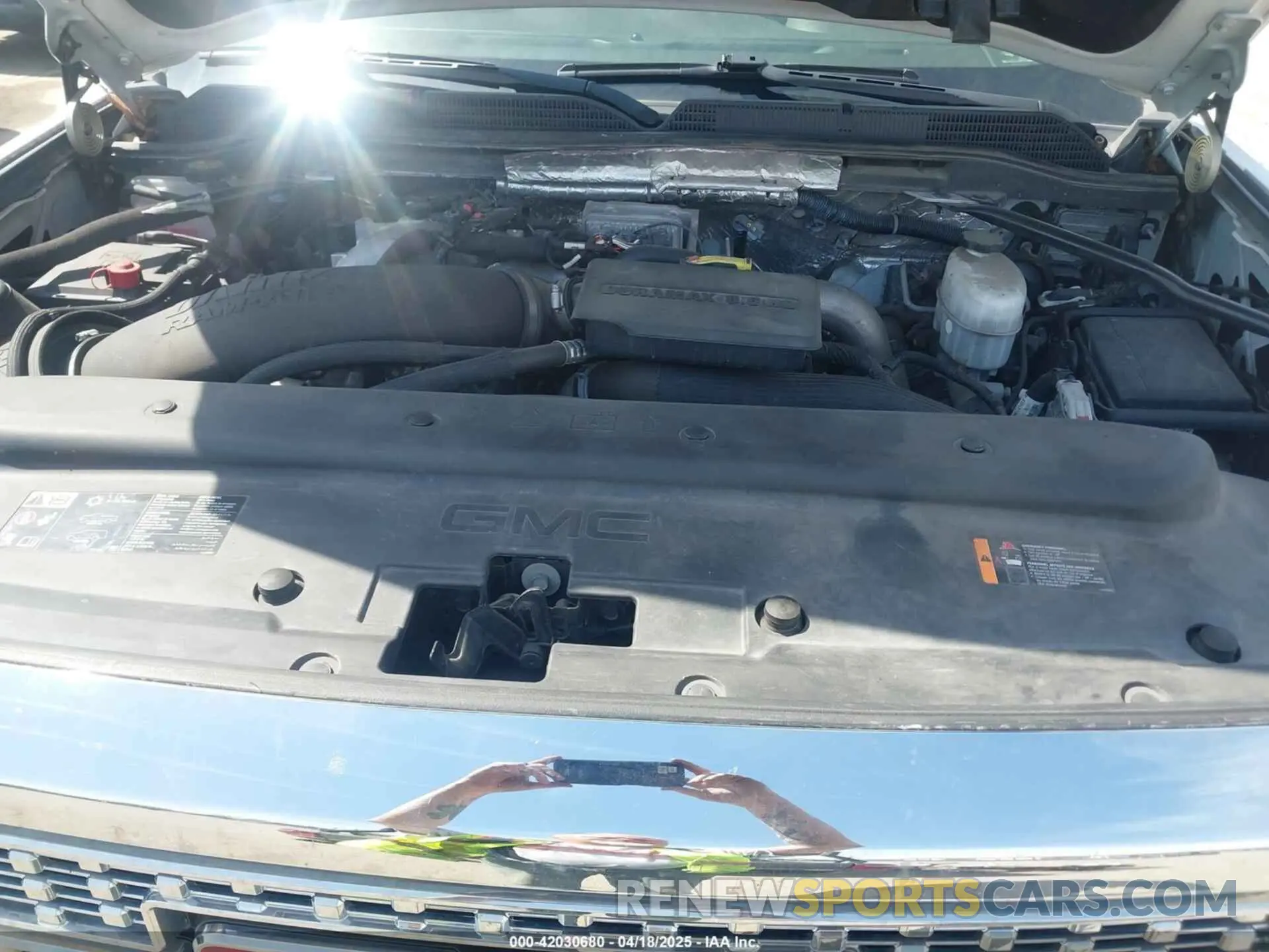 9 Photograph of a damaged car 1GT42WEY4KF100549 GMC SIERRA 3500HD 2019