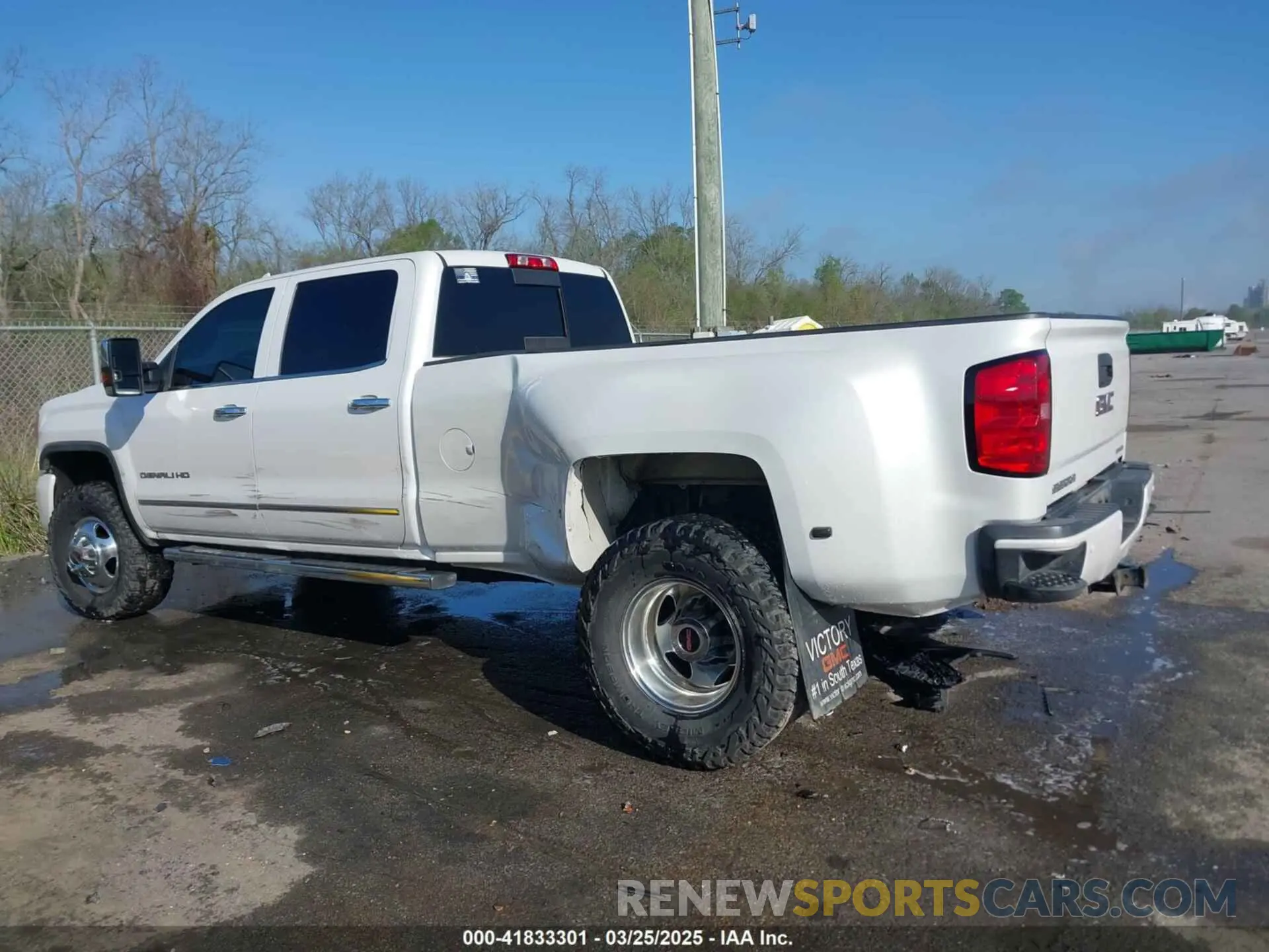 14 Photograph of a damaged car 1GT42WEY6KF115182 GMC SIERRA 3500HD 2019