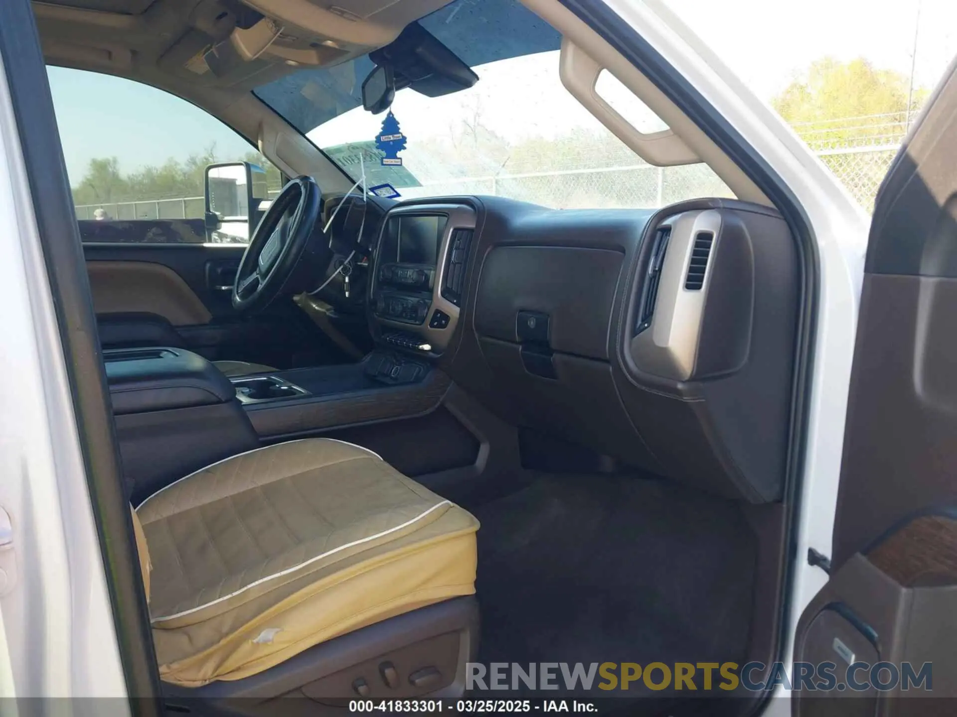 16 Photograph of a damaged car 1GT42WEY6KF115182 GMC SIERRA 3500HD 2019
