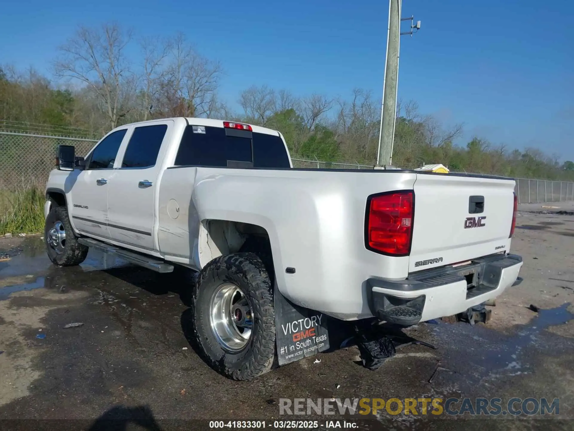 3 Photograph of a damaged car 1GT42WEY6KF115182 GMC SIERRA 3500HD 2019