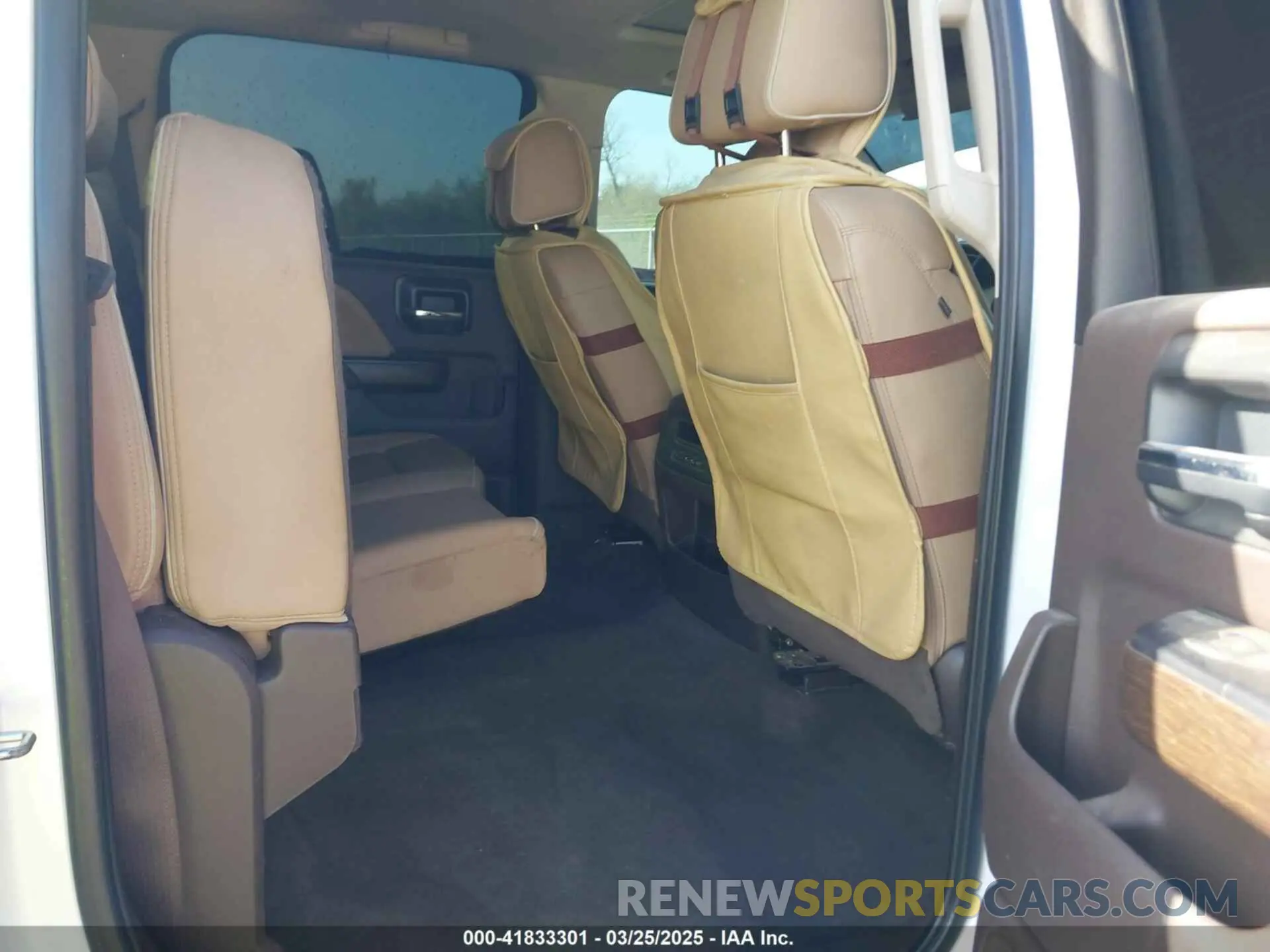 6 Photograph of a damaged car 1GT42WEY6KF115182 GMC SIERRA 3500HD 2019