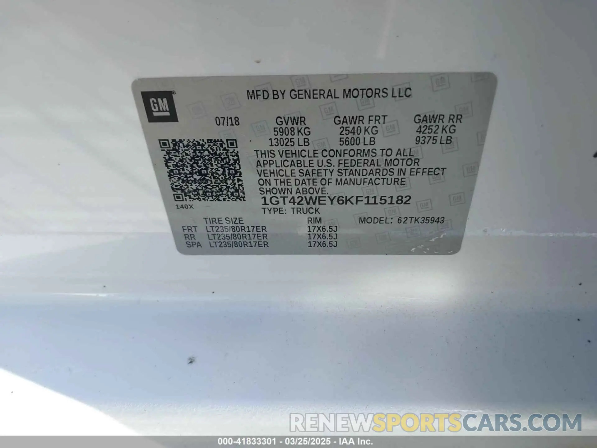8 Photograph of a damaged car 1GT42WEY6KF115182 GMC SIERRA 3500HD 2019