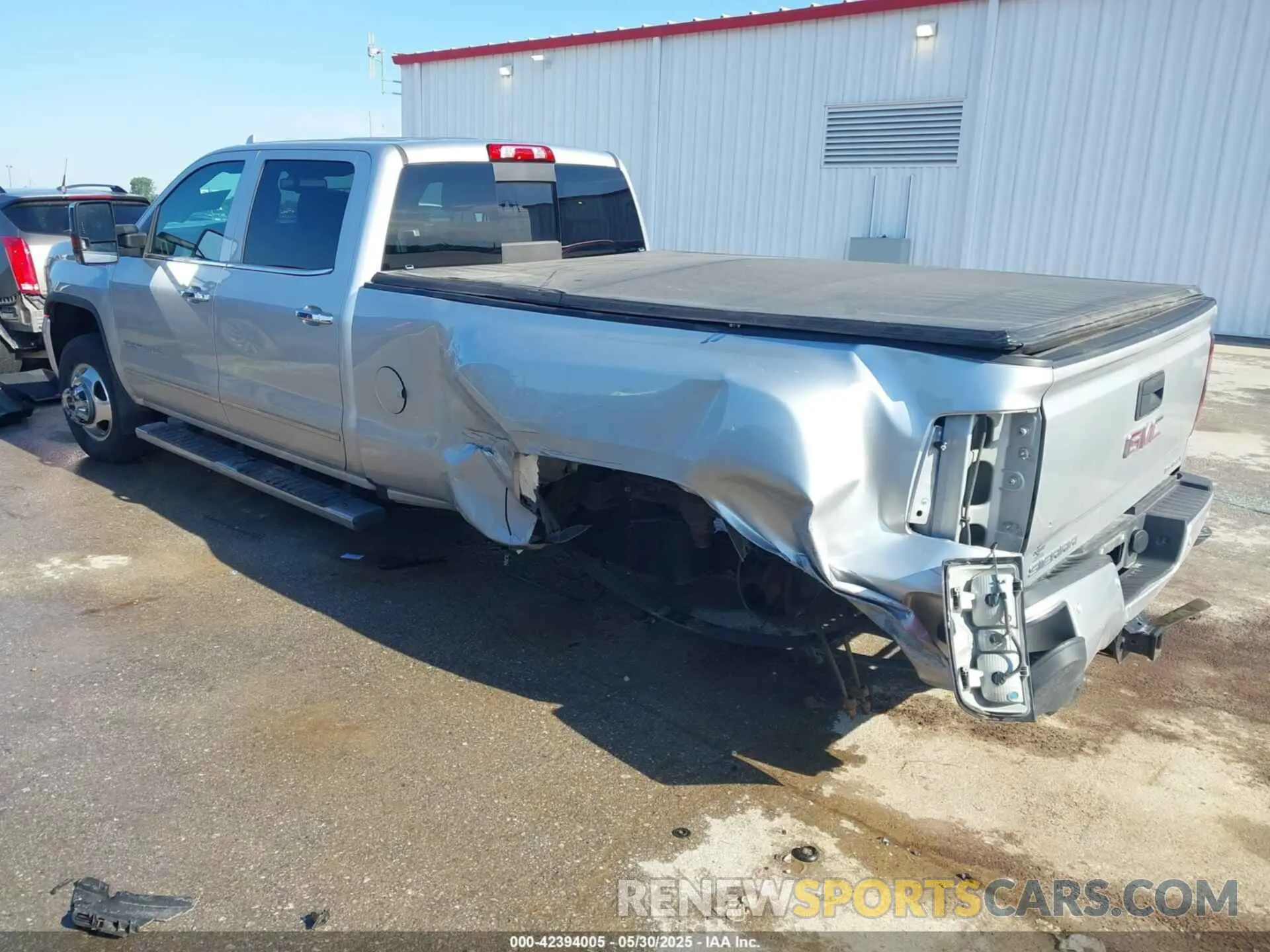 3 Photograph of a damaged car 1GT42WEY7KF271750 GMC SIERRA 3500HD 2019
