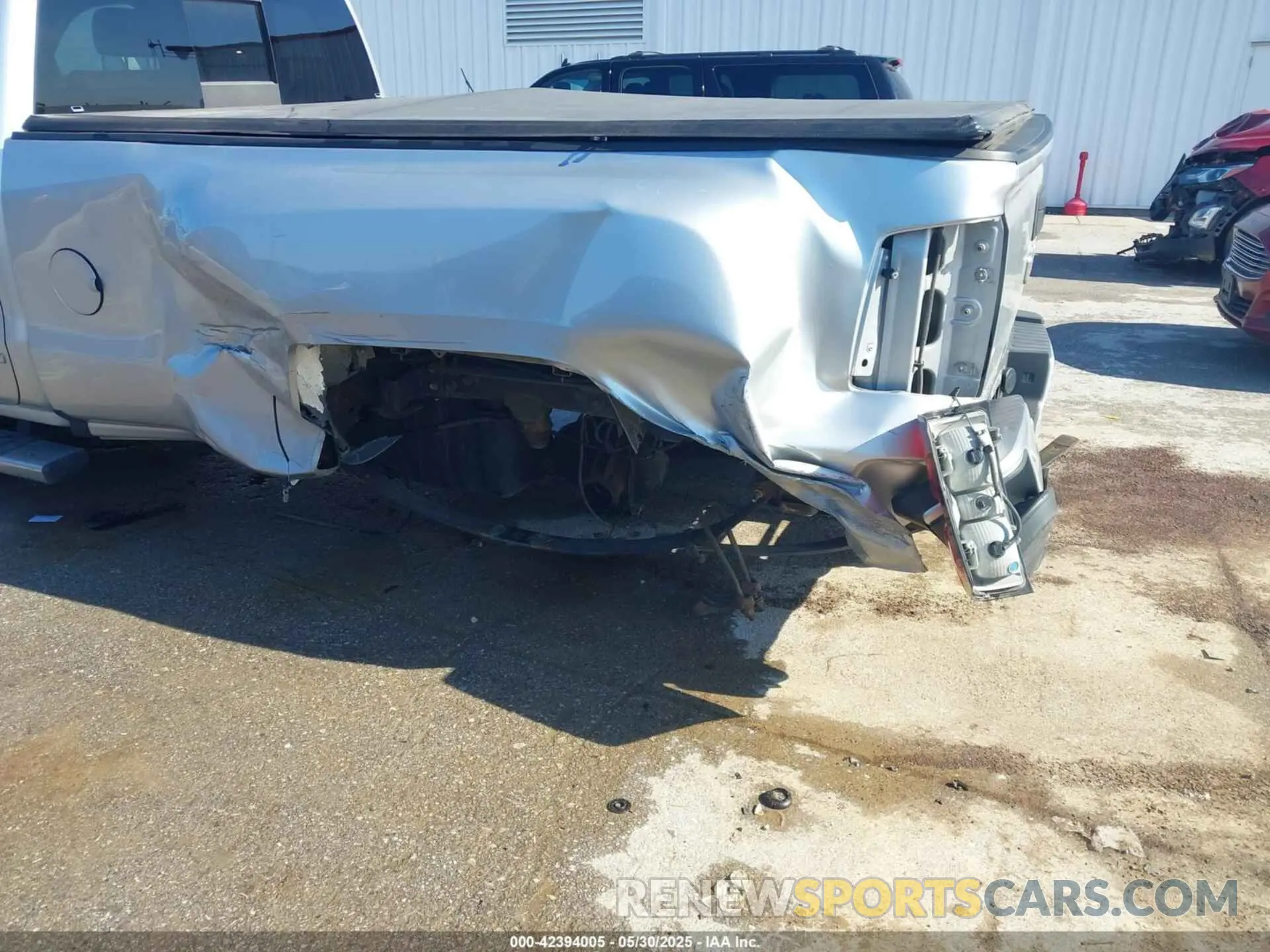 6 Photograph of a damaged car 1GT42WEY7KF271750 GMC SIERRA 3500HD 2019
