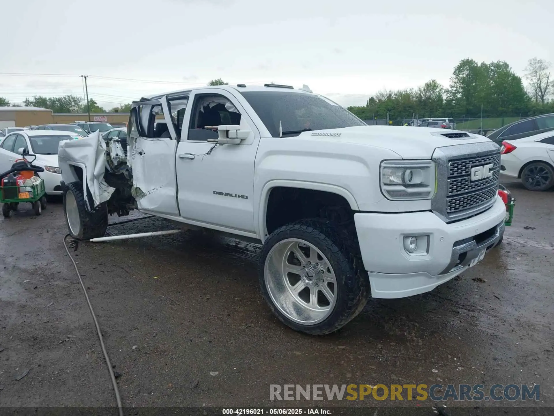 1 Photograph of a damaged car 1GT42WEYXKF200087 GMC SIERRA 3500HD 2019