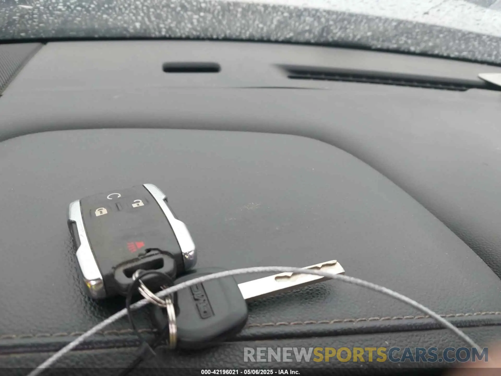 10 Photograph of a damaged car 1GT42WEYXKF200087 GMC SIERRA 3500HD 2019