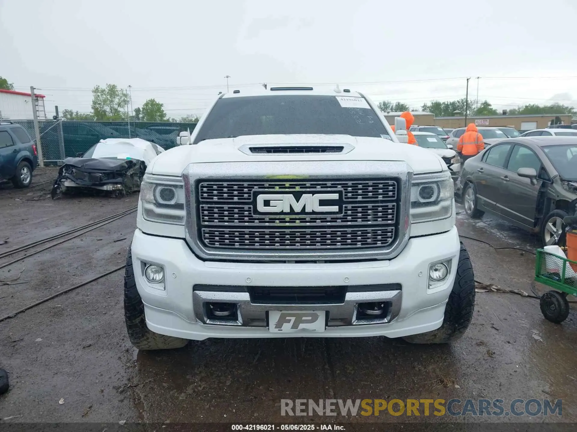 12 Photograph of a damaged car 1GT42WEYXKF200087 GMC SIERRA 3500HD 2019