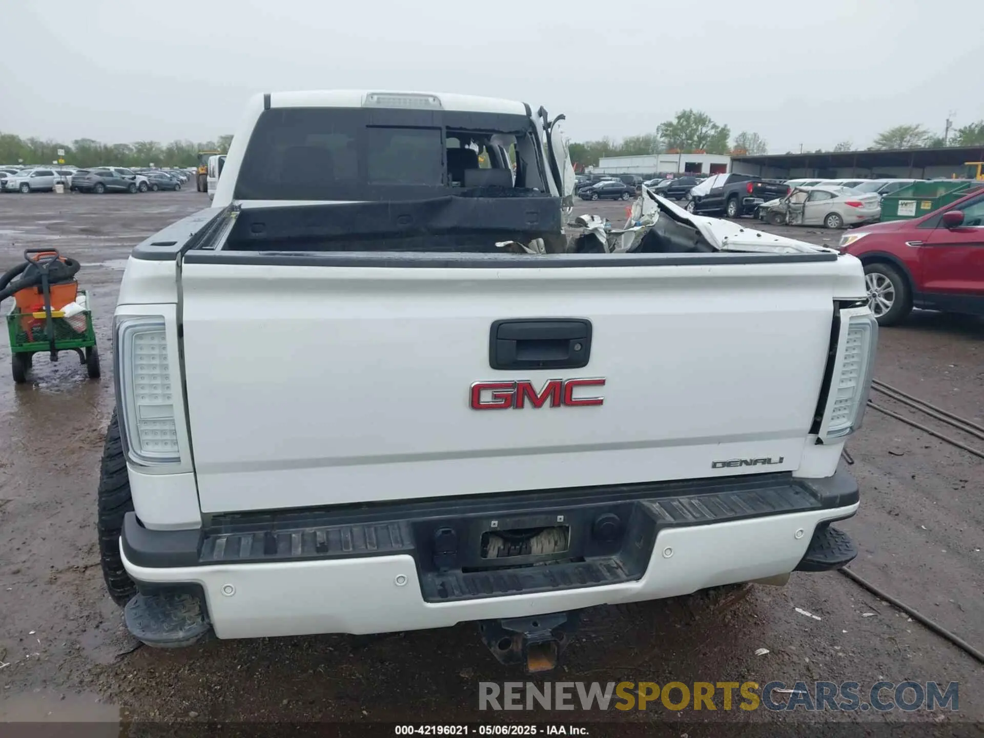 15 Photograph of a damaged car 1GT42WEYXKF200087 GMC SIERRA 3500HD 2019