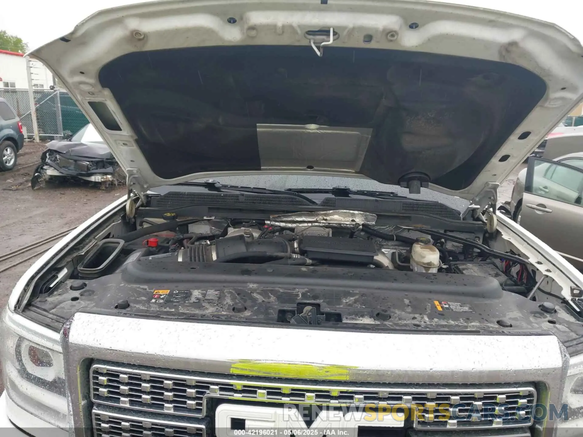 9 Photograph of a damaged car 1GT42WEYXKF200087 GMC SIERRA 3500HD 2019