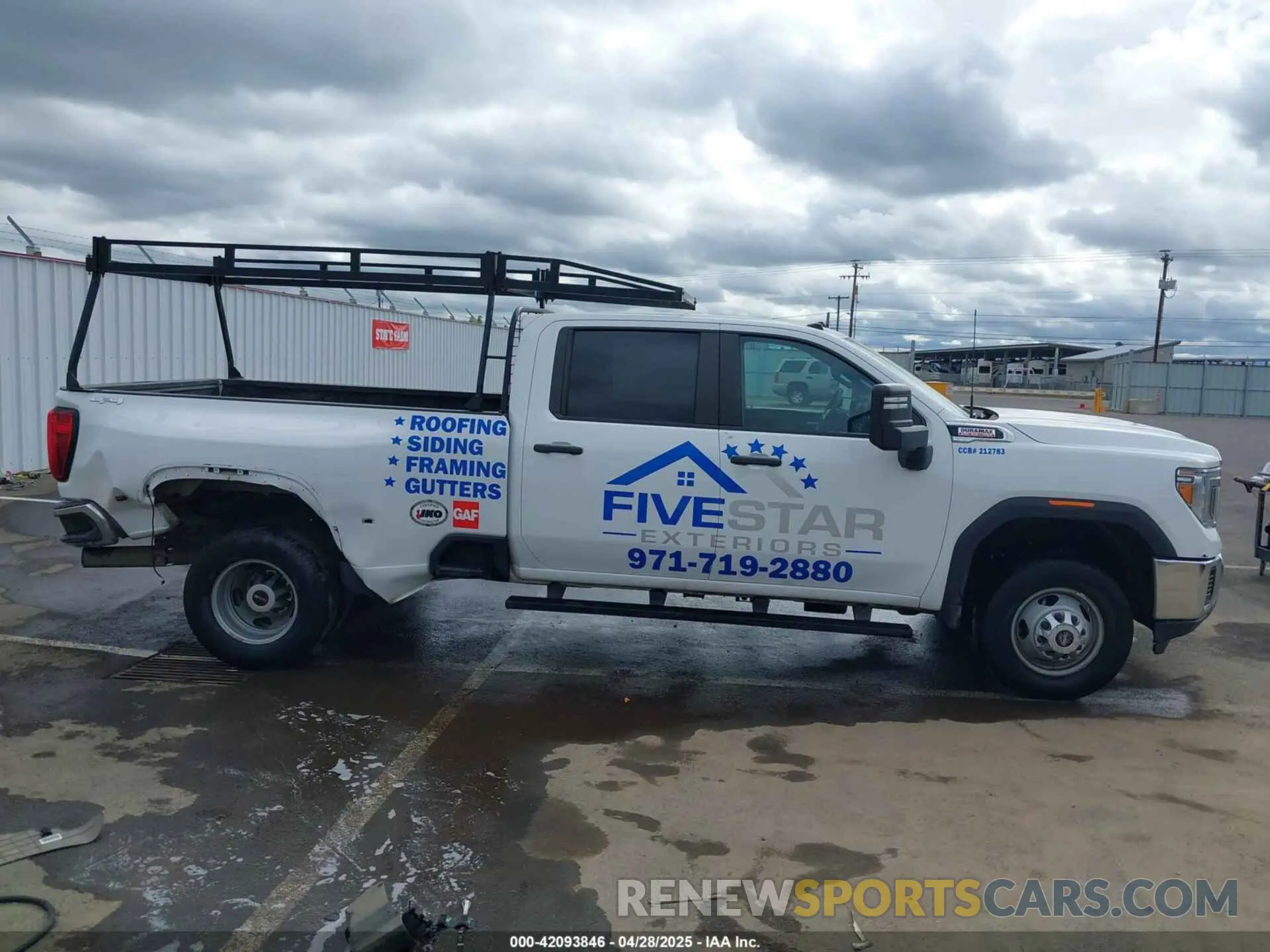 13 Photograph of a damaged car 1GT49SEY4LF307870 GMC SIERRA 3500HD 2020
