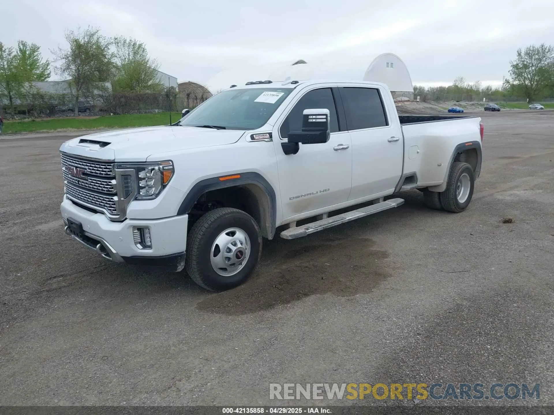 2 Photograph of a damaged car 1GT49WEY8LF247860 GMC SIERRA 3500HD 2020