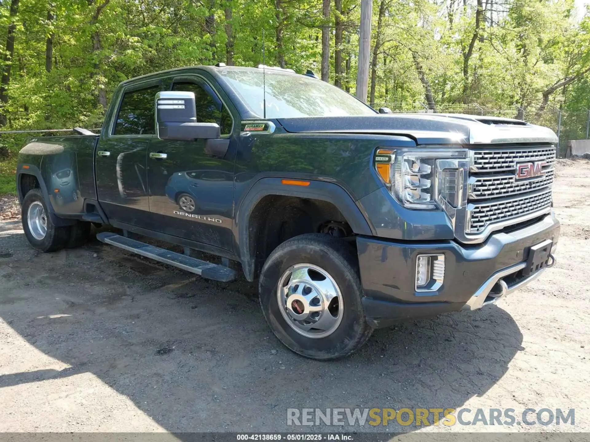 1 Photograph of a damaged car 1GT49WEYXLF249903 GMC SIERRA 3500HD 2020