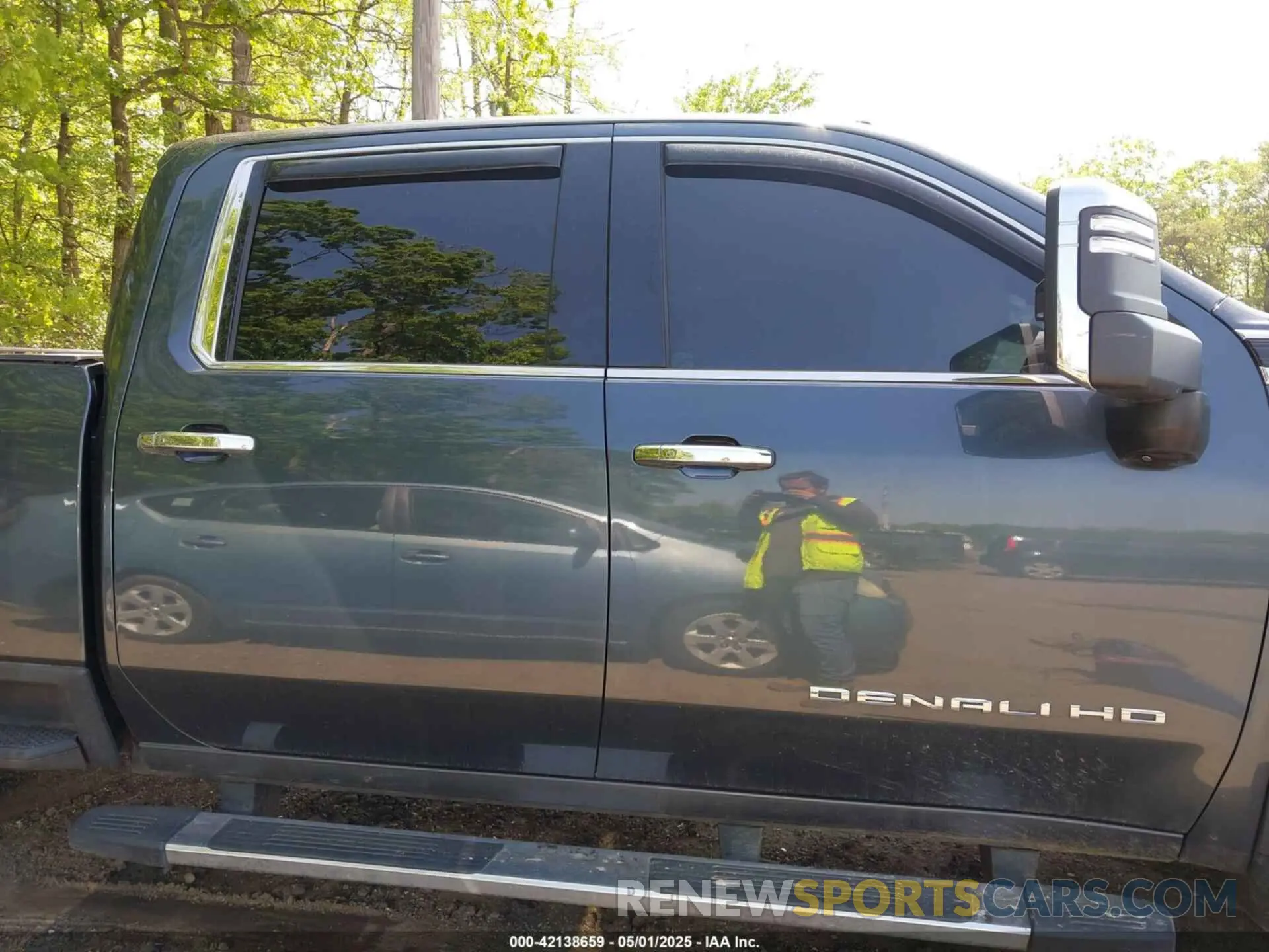 13 Photograph of a damaged car 1GT49WEYXLF249903 GMC SIERRA 3500HD 2020