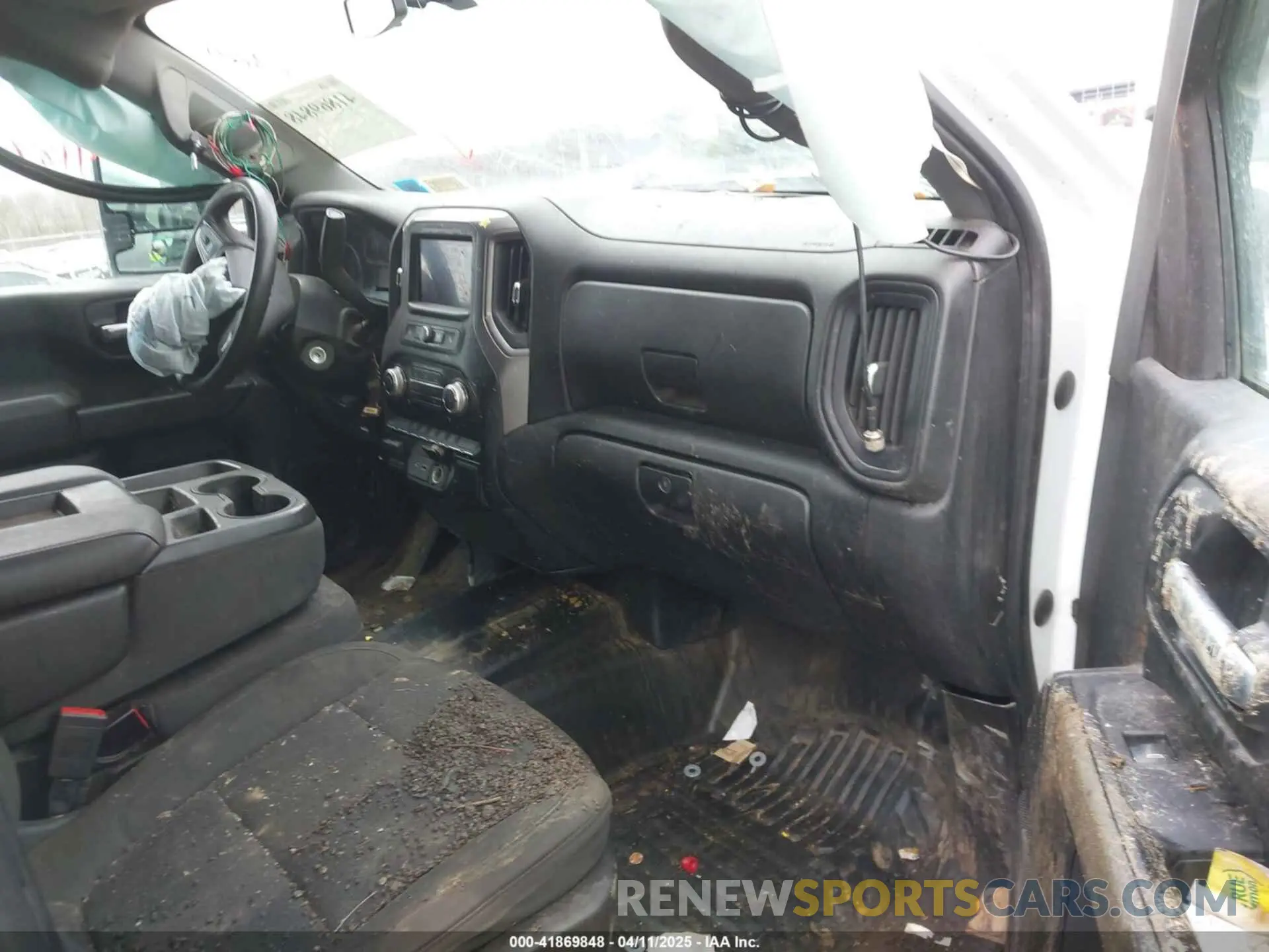 7 Photograph of a damaged car 1GT49SEY6MF122253 GMC SIERRA 3500HD 2021