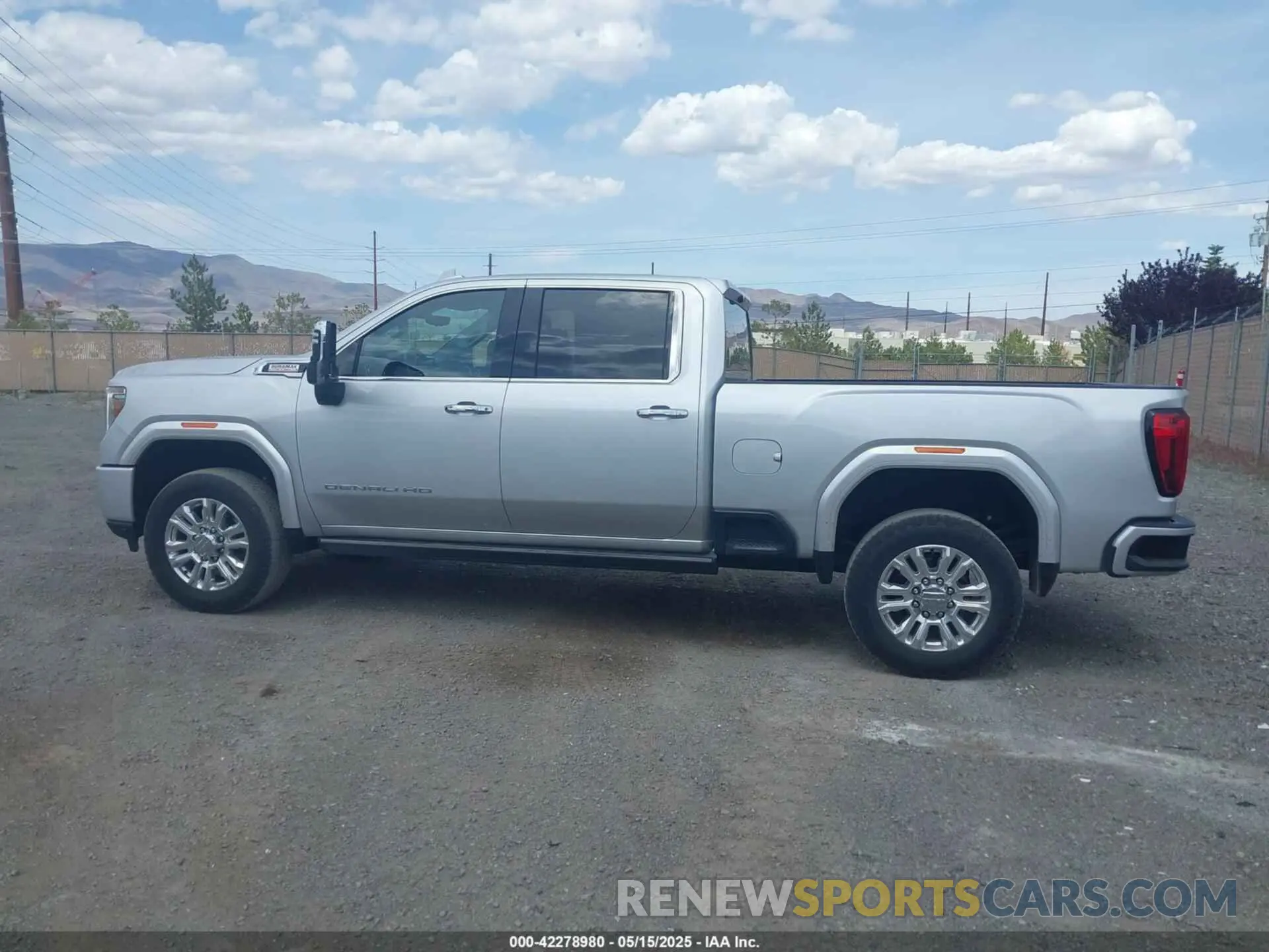 17 Photograph of a damaged car 1GT49WEY4MF121786 GMC SIERRA 3500HD 2021