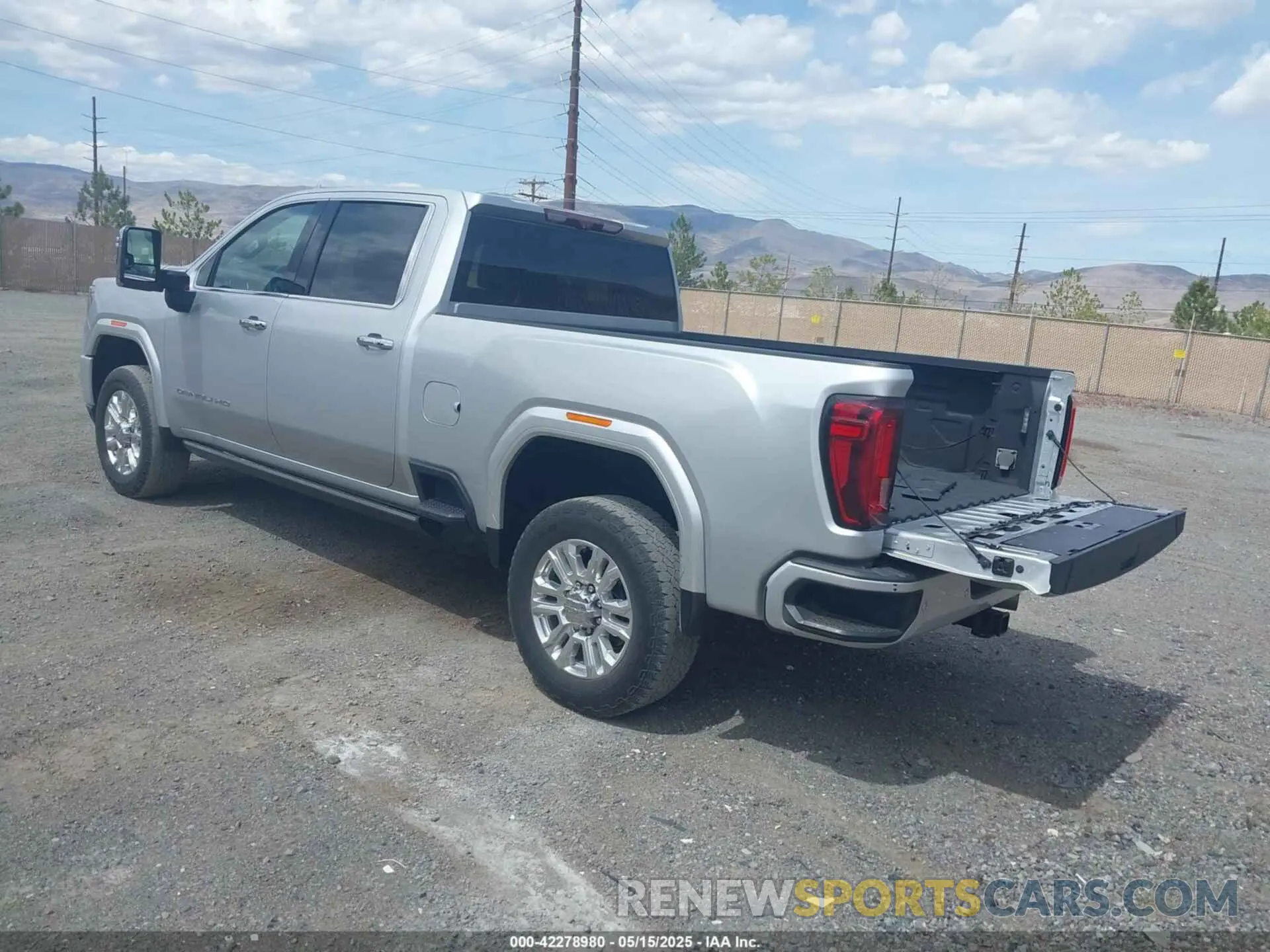3 Photograph of a damaged car 1GT49WEY4MF121786 GMC SIERRA 3500HD 2021