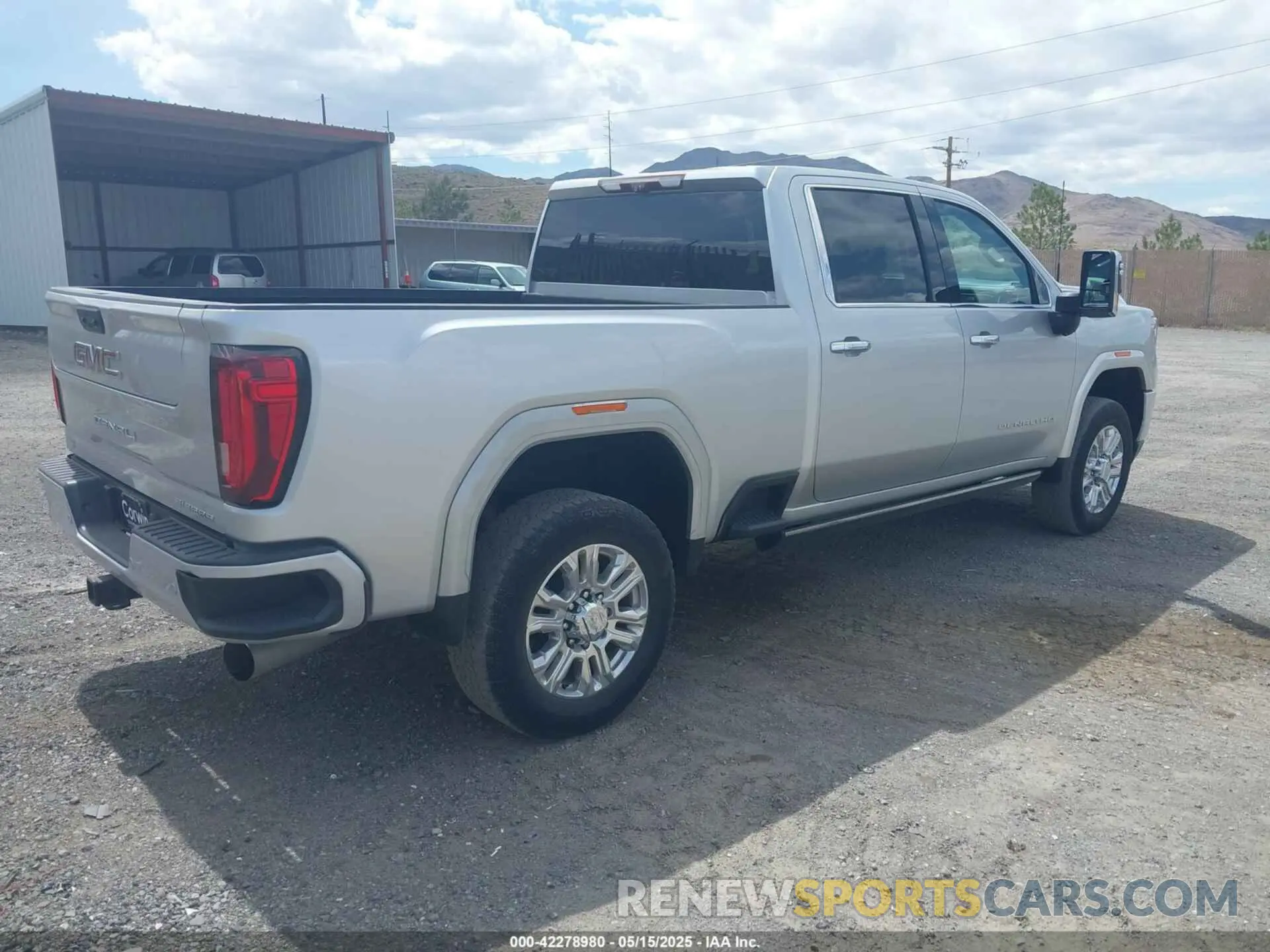 4 Photograph of a damaged car 1GT49WEY4MF121786 GMC SIERRA 3500HD 2021