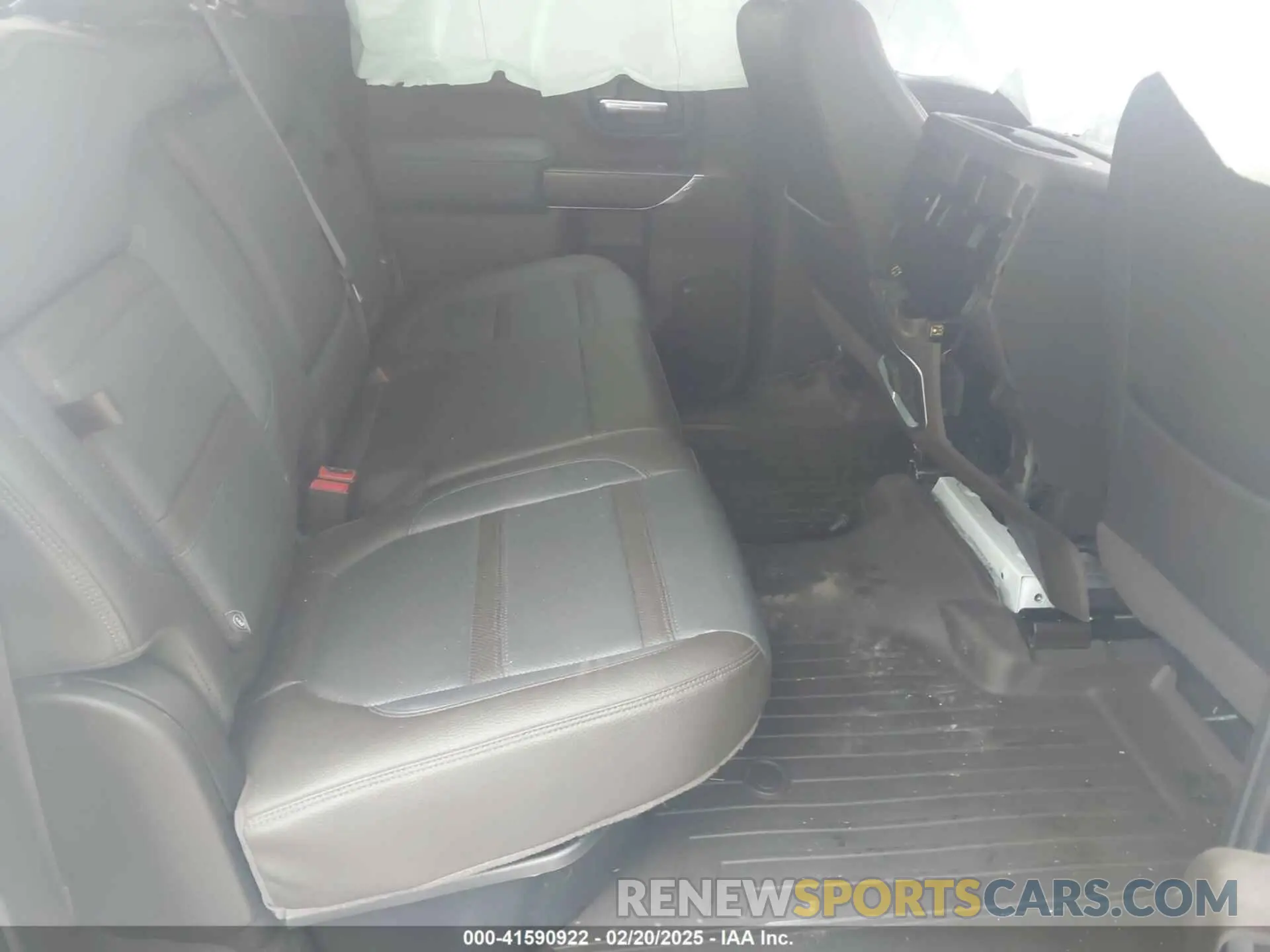 6 Photograph of a damaged car 1GT49WEY7MF181559 GMC SIERRA 3500HD 2021