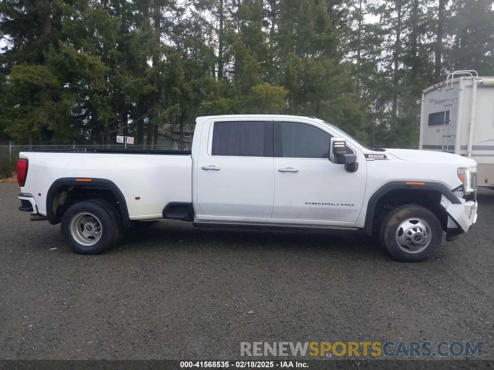 16 Photograph of a damaged car 1GT49WEY7MF192898 GMC SIERRA 3500HD 2021
