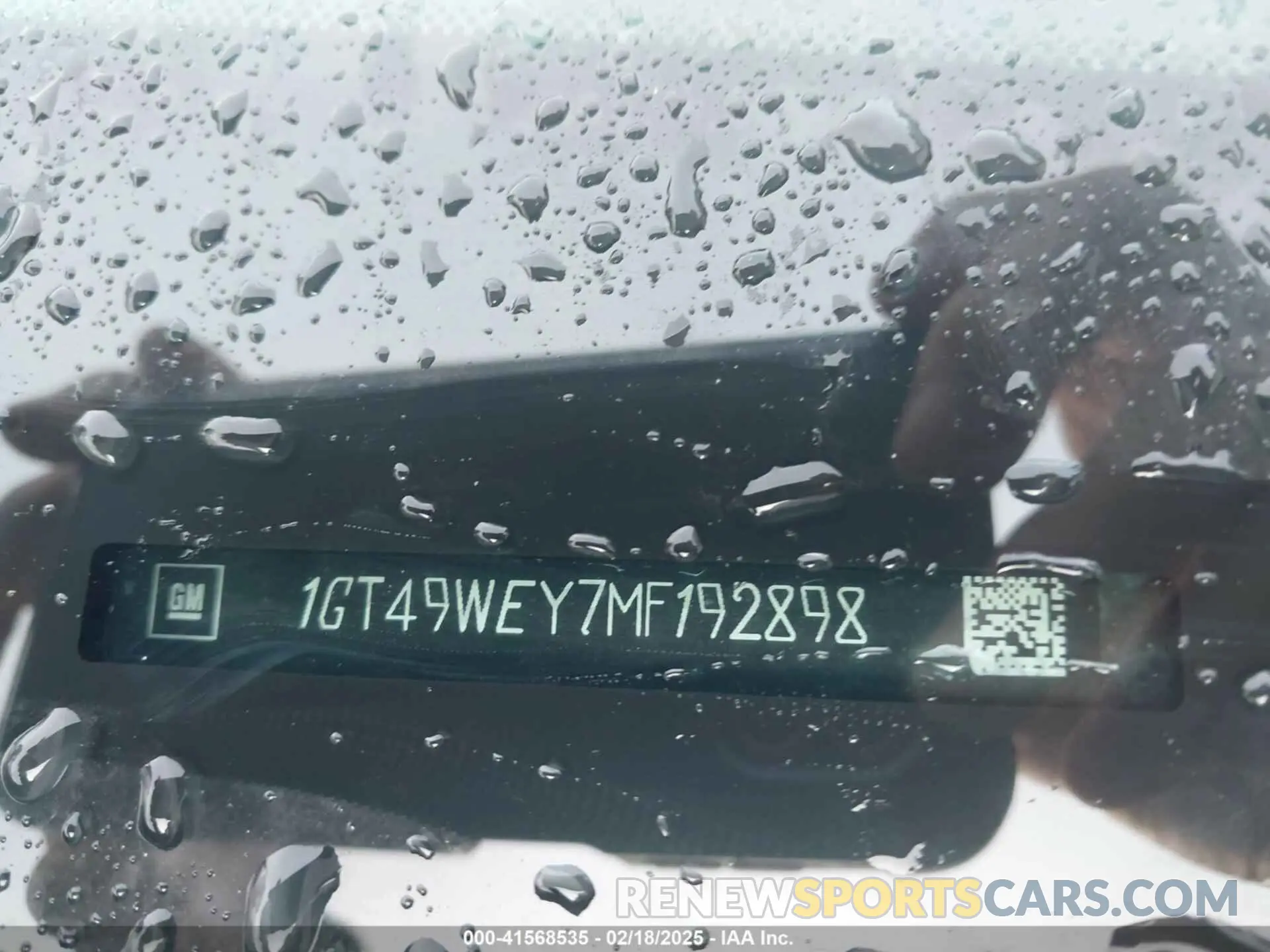 8 Photograph of a damaged car 1GT49WEY7MF192898 GMC SIERRA 3500HD 2021