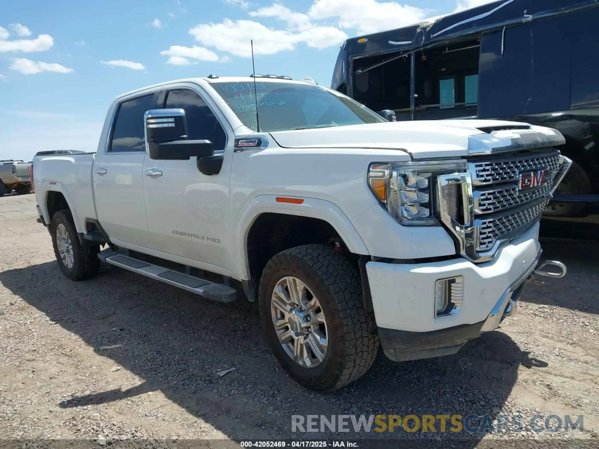 1 Photograph of a damaged car 1GT49WEY9MF308750 GMC SIERRA 3500HD 2021