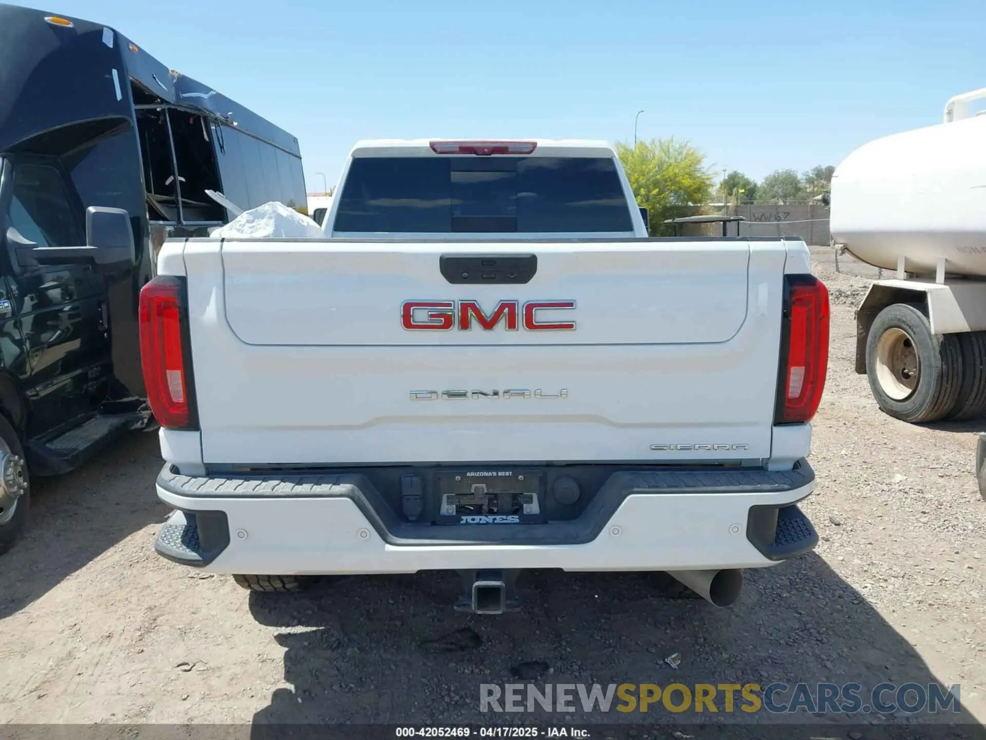 15 Photograph of a damaged car 1GT49WEY9MF308750 GMC SIERRA 3500HD 2021