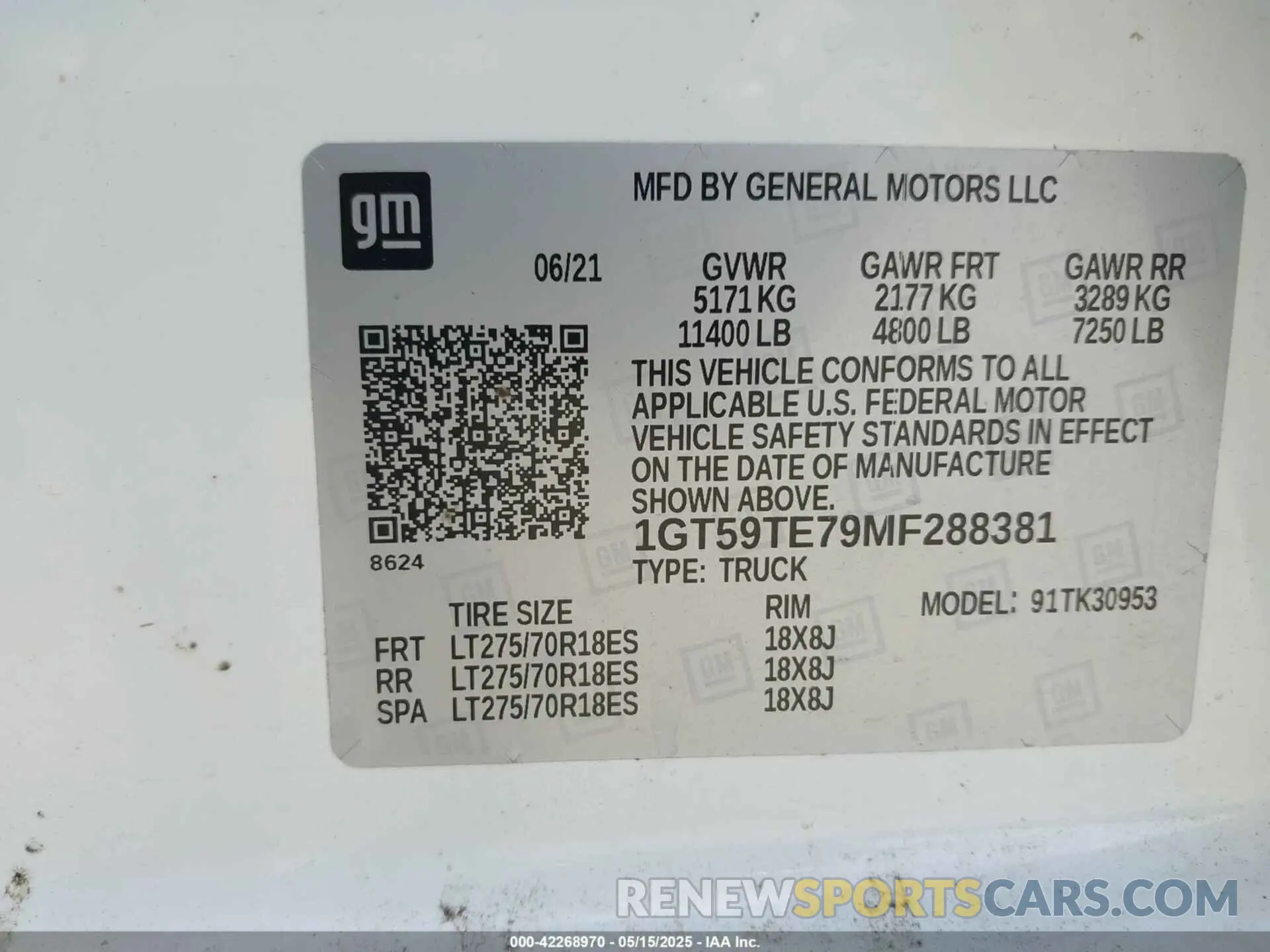 8 Photograph of a damaged car 1GT59TE79MF288381 GMC SIERRA 3500HD 2021