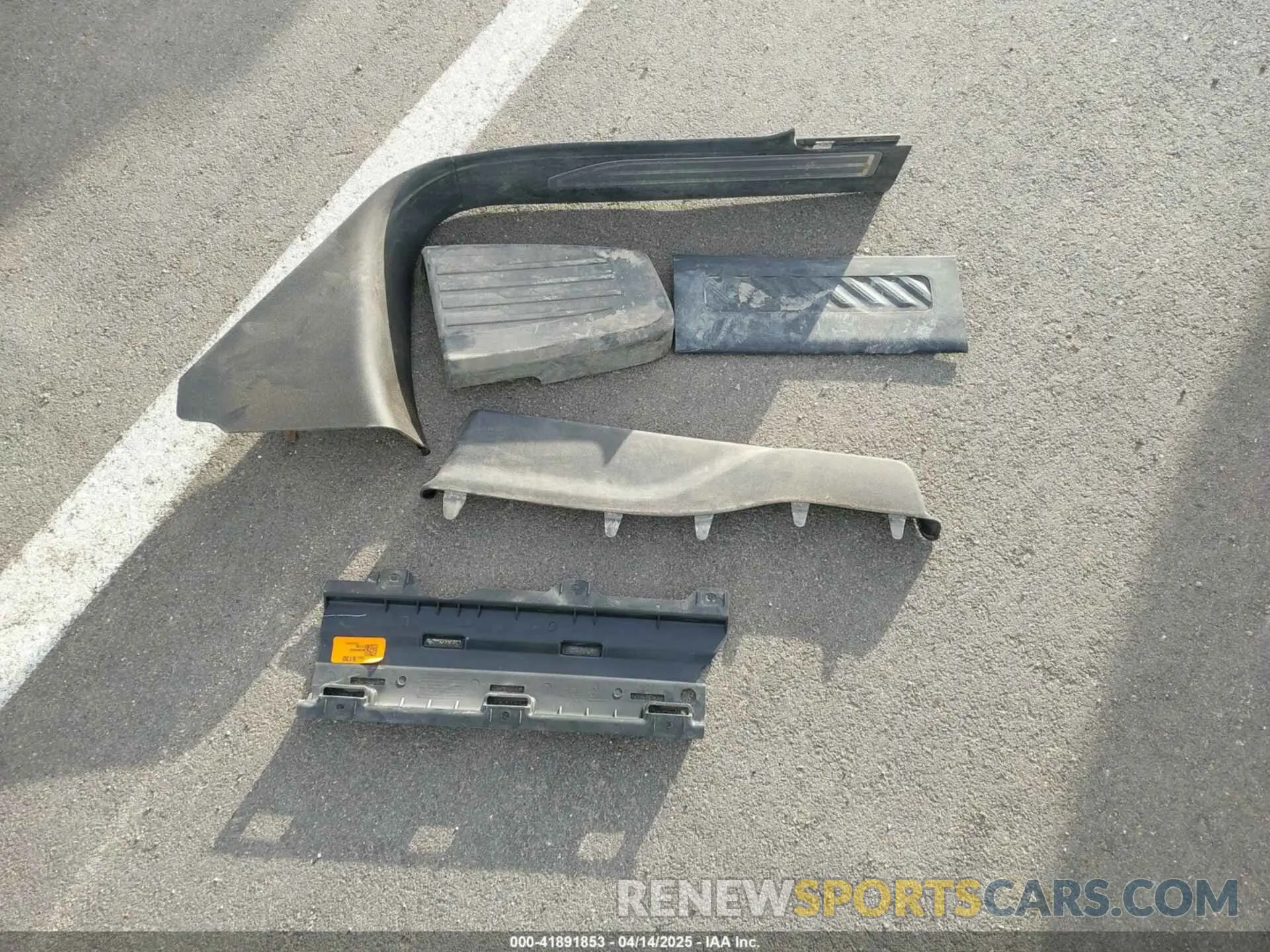 12 Photograph of a damaged car 1GT49TEY3NF101075 GMC SIERRA 3500HD 2022