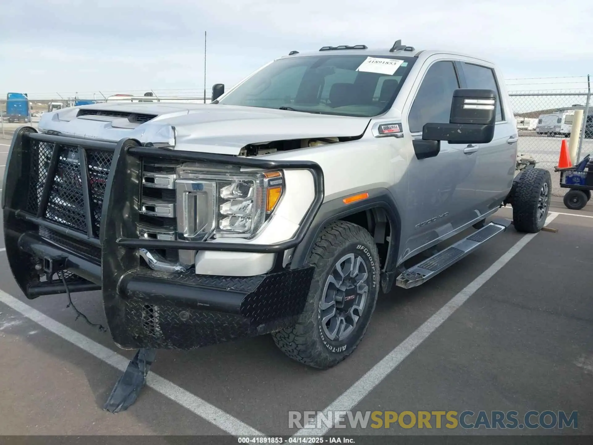 2 Photograph of a damaged car 1GT49TEY3NF101075 GMC SIERRA 3500HD 2022