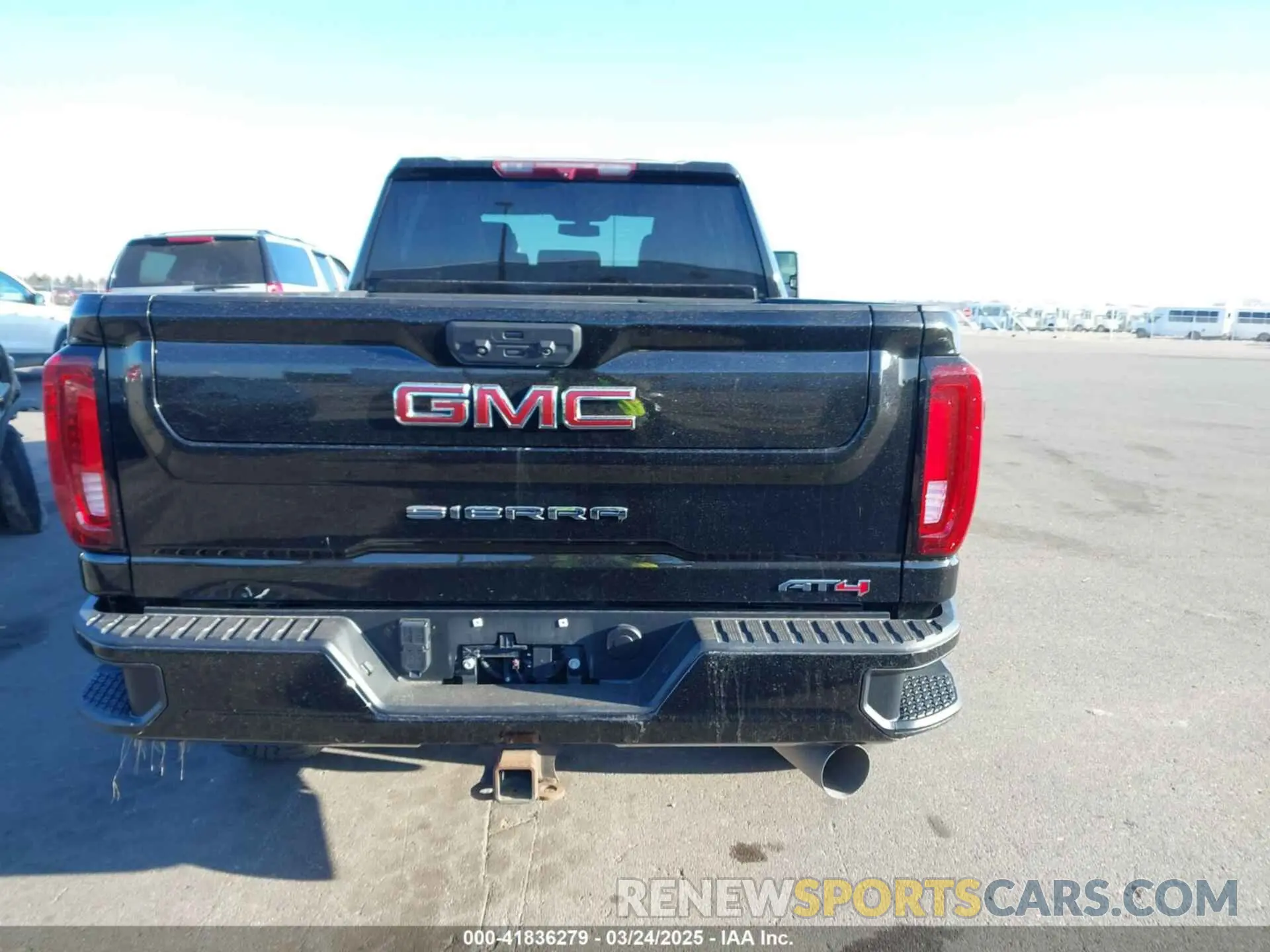 15 Photograph of a damaged car 1GT49VEY7NF134804 GMC SIERRA 3500HD 2022