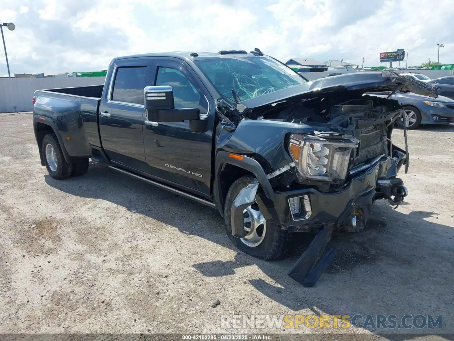 1 Photograph of a damaged car 1GT49WEY1NF207543 GMC SIERRA 3500HD 2022