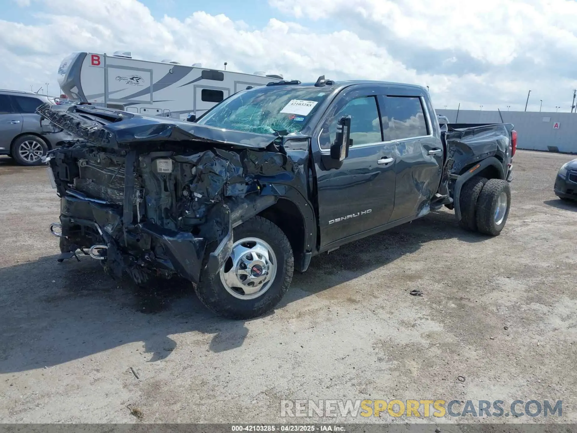 2 Photograph of a damaged car 1GT49WEY1NF207543 GMC SIERRA 3500HD 2022