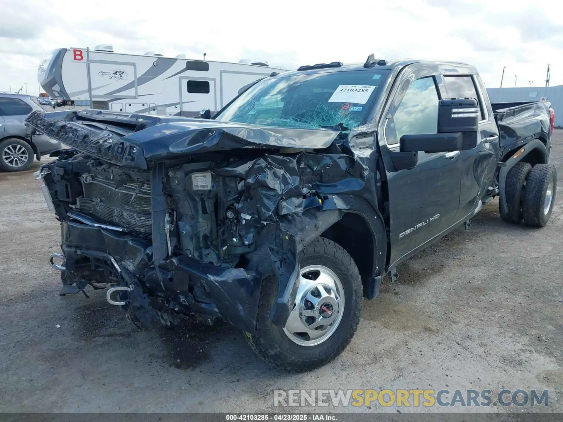 6 Photograph of a damaged car 1GT49WEY1NF207543 GMC SIERRA 3500HD 2022