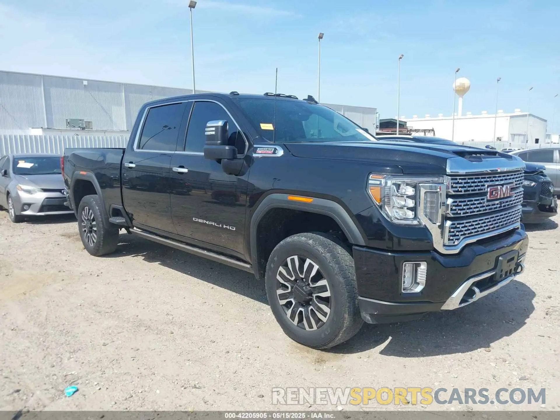 1 Photograph of a damaged car 1GT49WEY4NF268613 GMC SIERRA 3500HD 2022