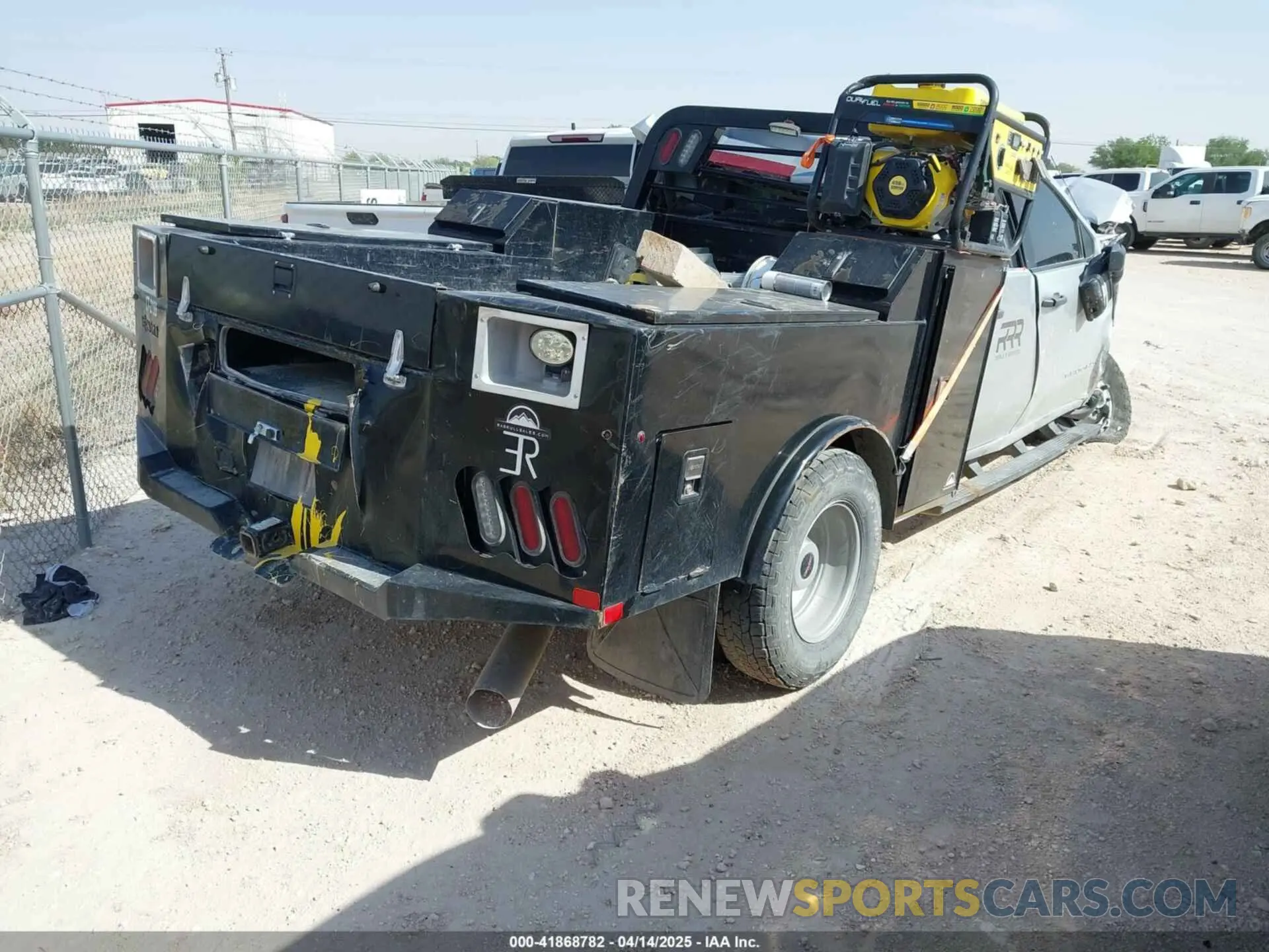 4 Photograph of a damaged car 1GT49SEY2PF232155 GMC SIERRA 3500HD 2023
