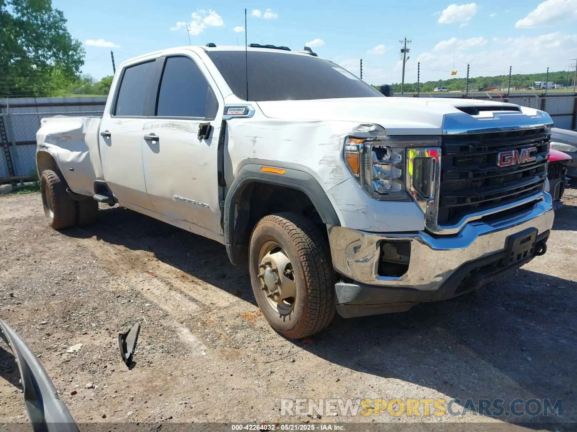 1 Photograph of a damaged car 1GT49SEY8PF220169 GMC SIERRA 3500HD 2023