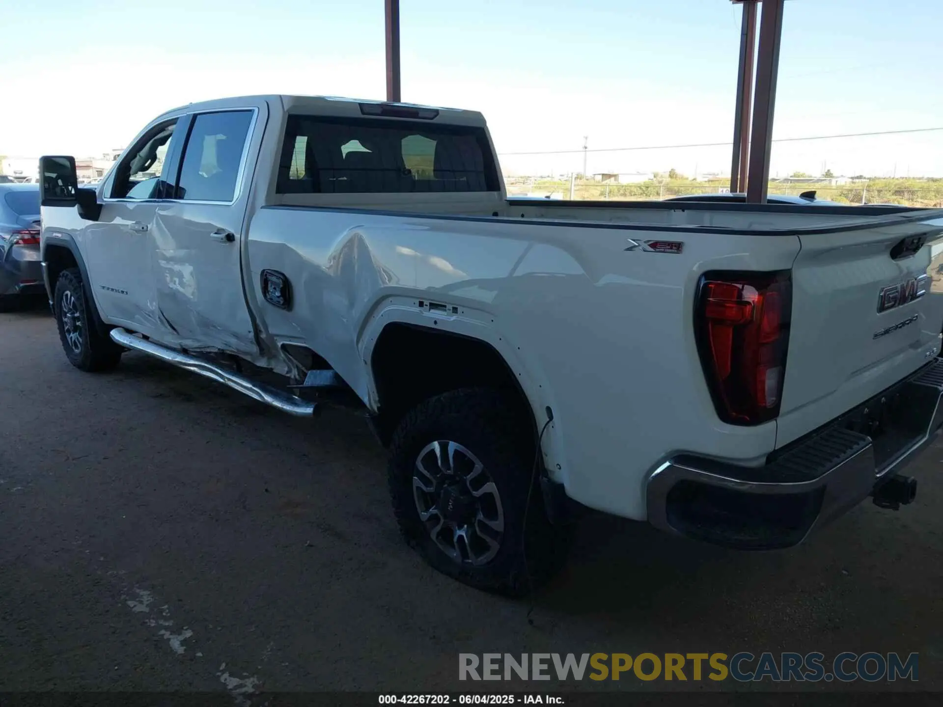 15 Photograph of a damaged car 1GT49TEY7PF192967 GMC SIERRA 3500HD 2023