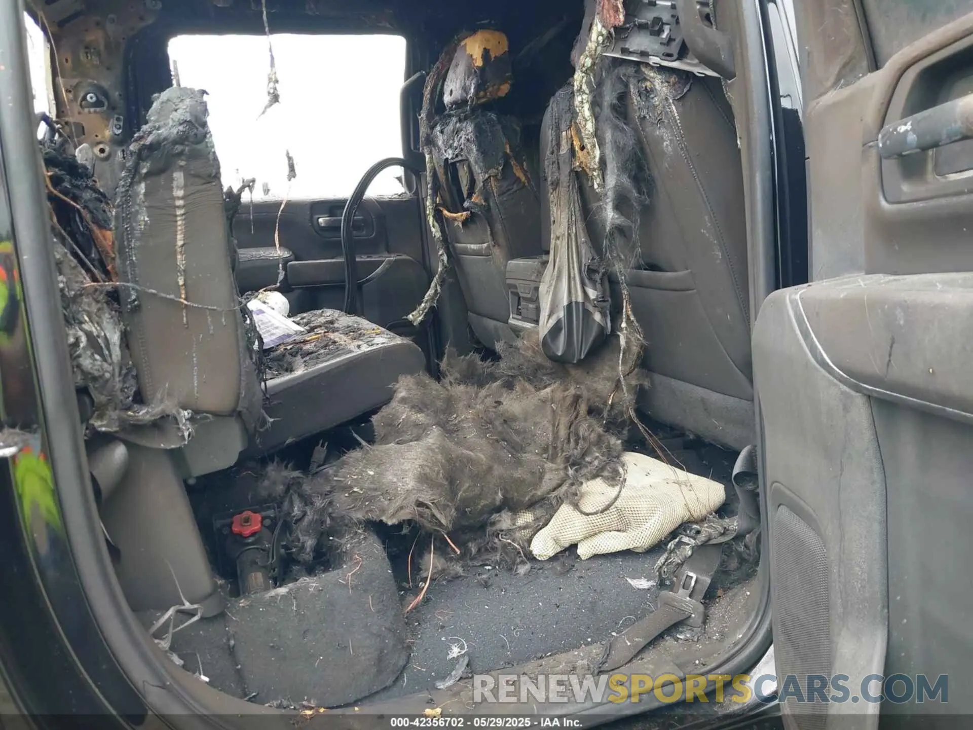 8 Photograph of a damaged car 1GT49WEY2PF128322 GMC SIERRA 3500HD 2023