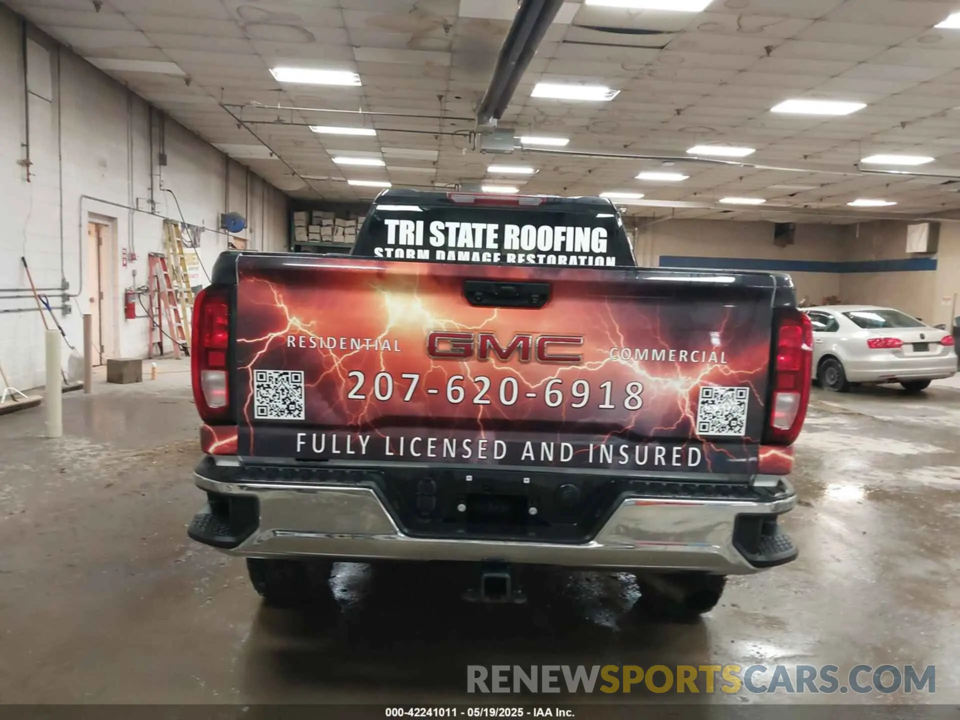 18 Photograph of a damaged car 1GT49SE75RF337217 GMC SIERRA 3500HD 2024