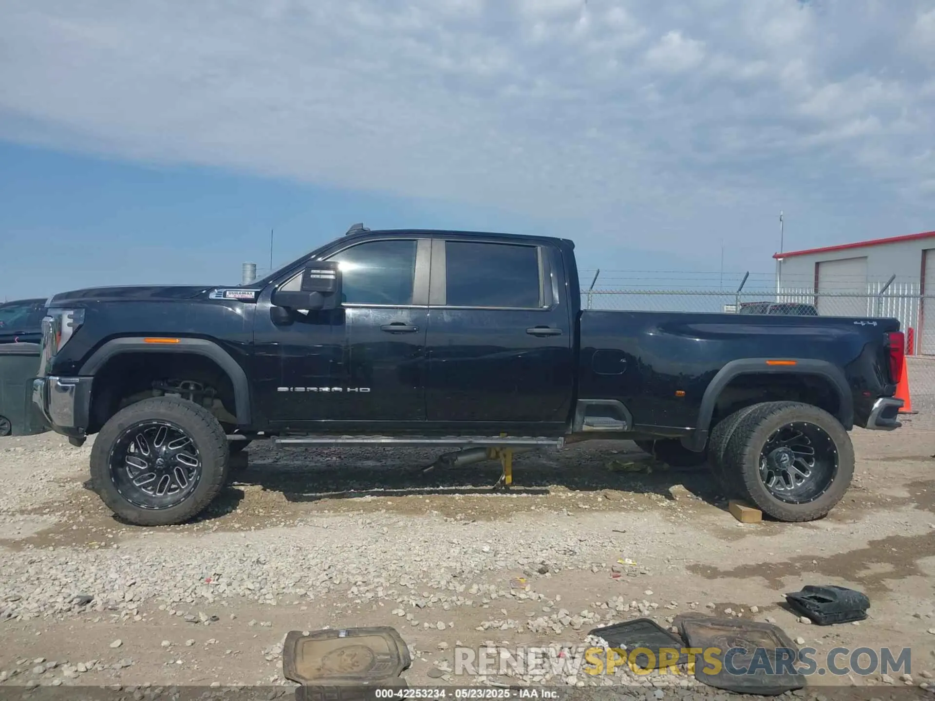 15 Photograph of a damaged car 1GT49SEY0RF202980 GMC SIERRA 3500HD 2024