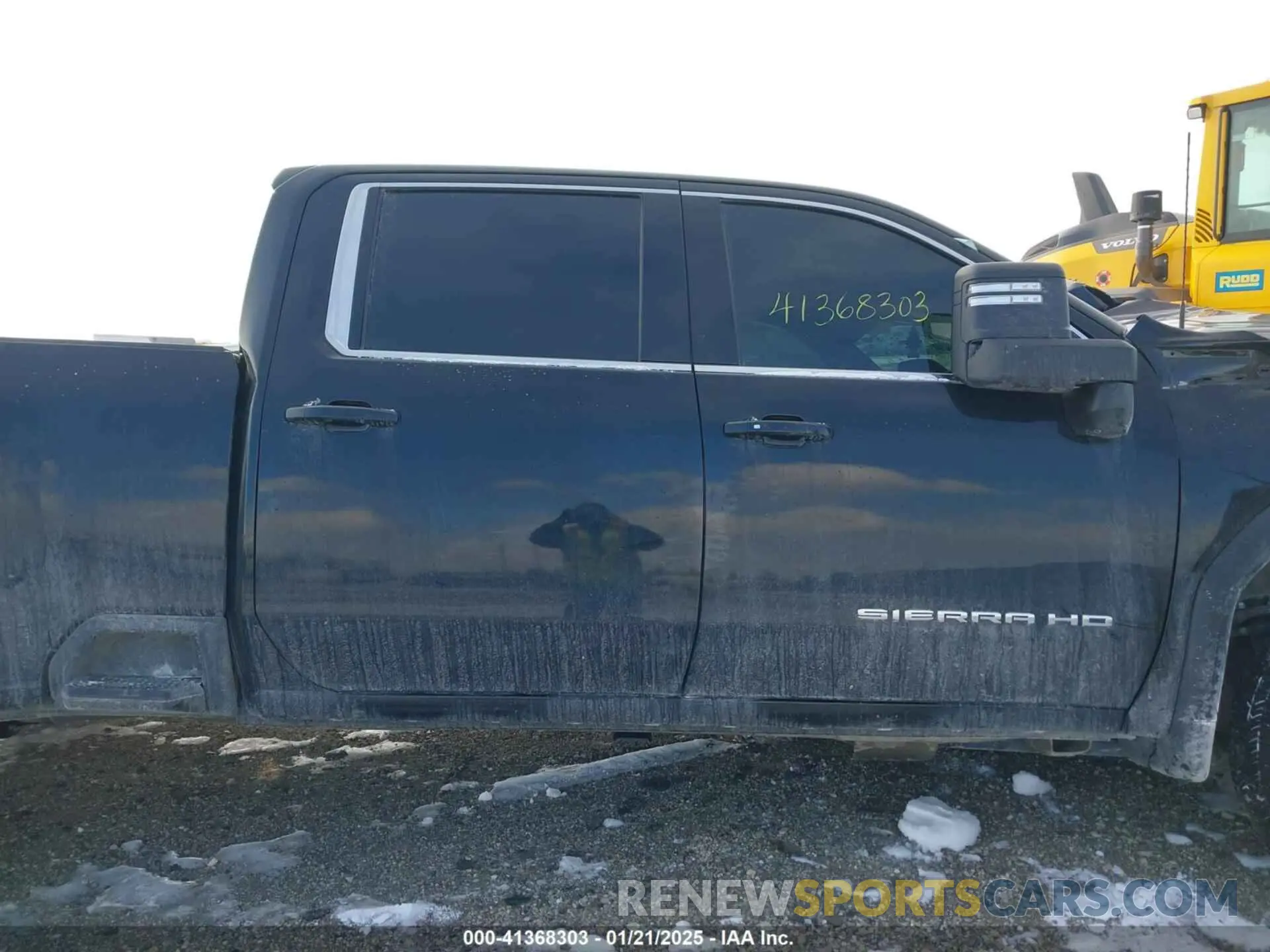 15 Photograph of a damaged car 1GT49TEY9RF257451 GMC SIERRA 3500HD 2024