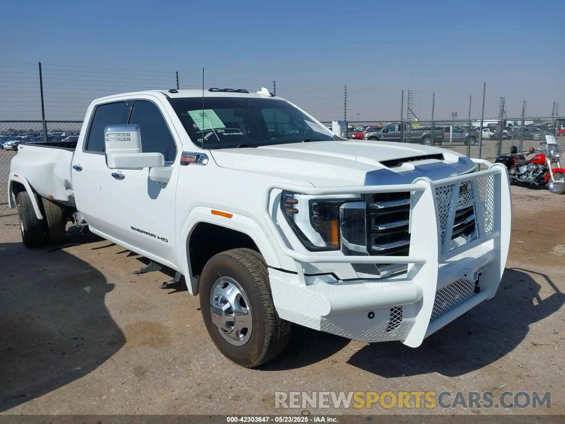 1 Photograph of a damaged car 1GT49UEY4RF377826 GMC SIERRA 3500HD 2024