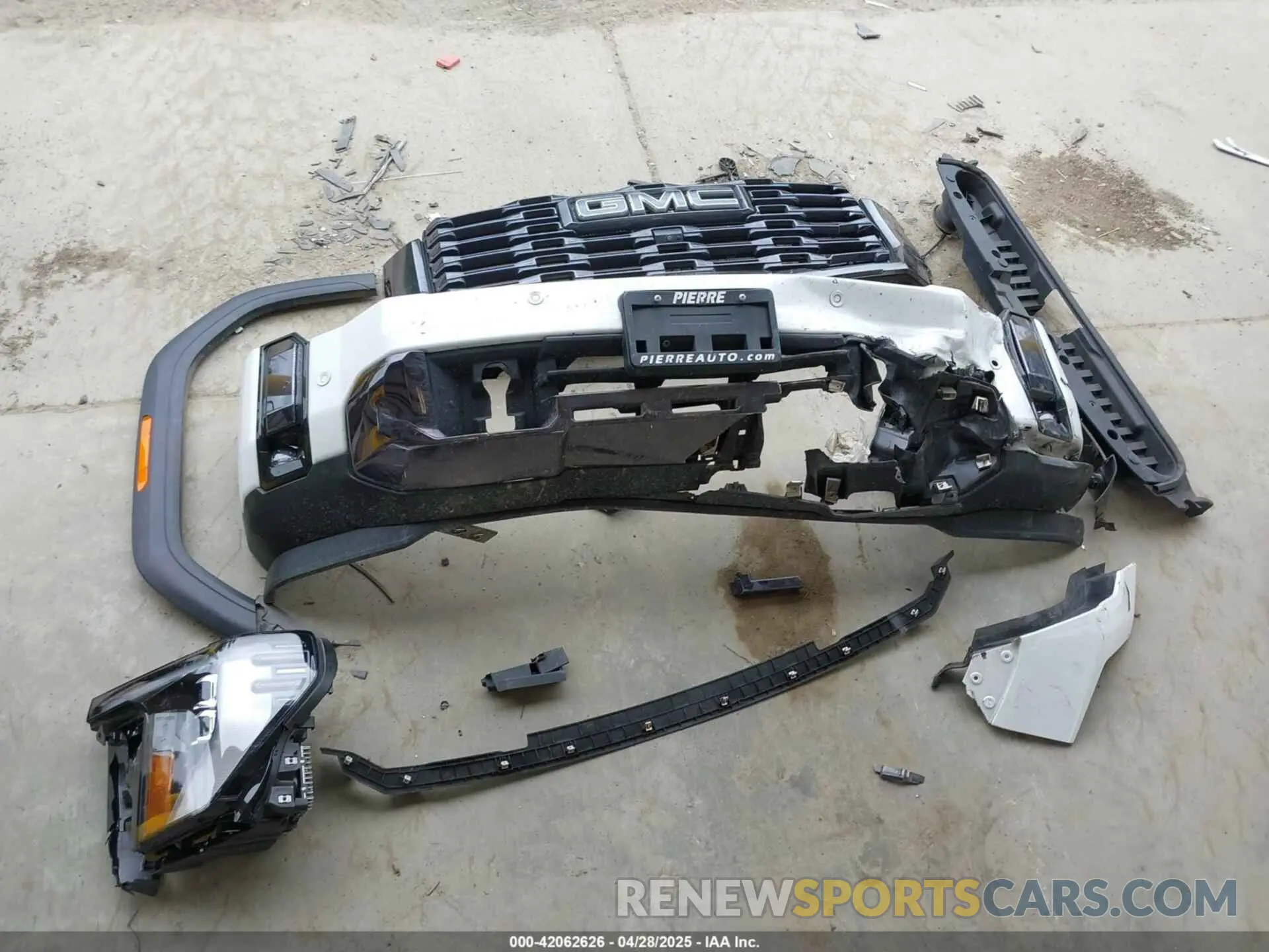 12 Photograph of a damaged car 1GT49YEY3RF370616 GMC SIERRA 3500HD 2024