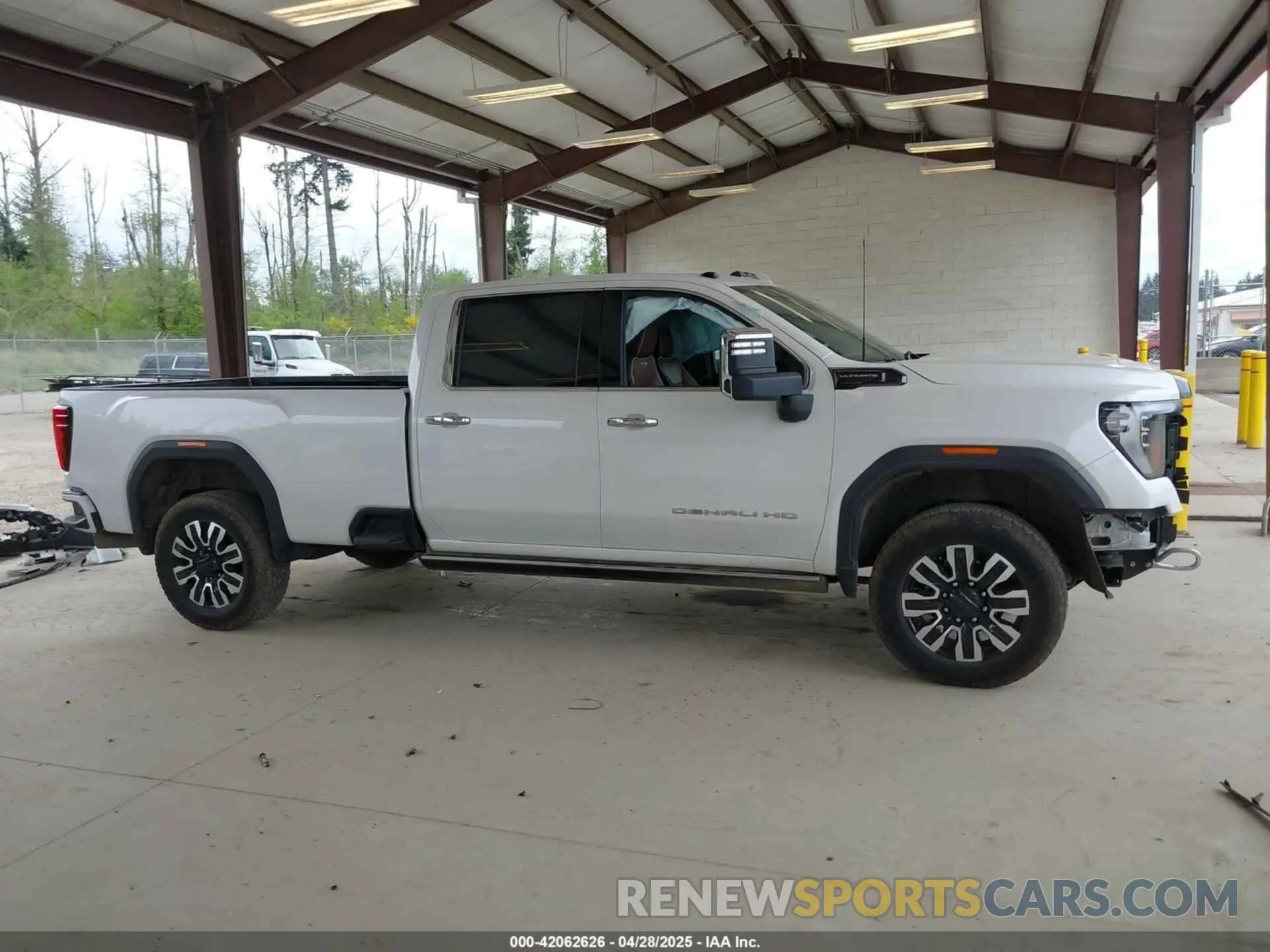 14 Photograph of a damaged car 1GT49YEY3RF370616 GMC SIERRA 3500HD 2024