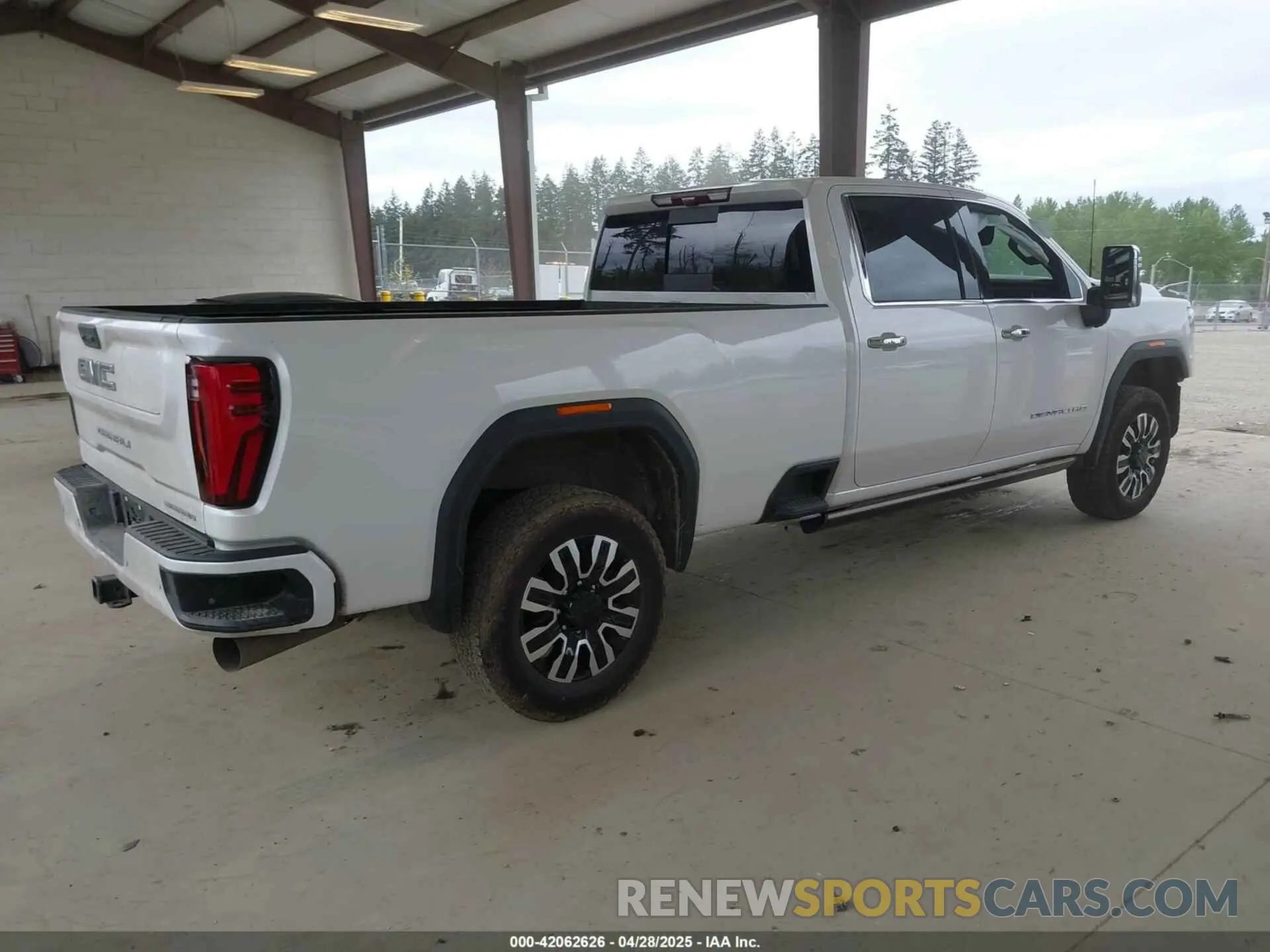 4 Photograph of a damaged car 1GT49YEY3RF370616 GMC SIERRA 3500HD 2024