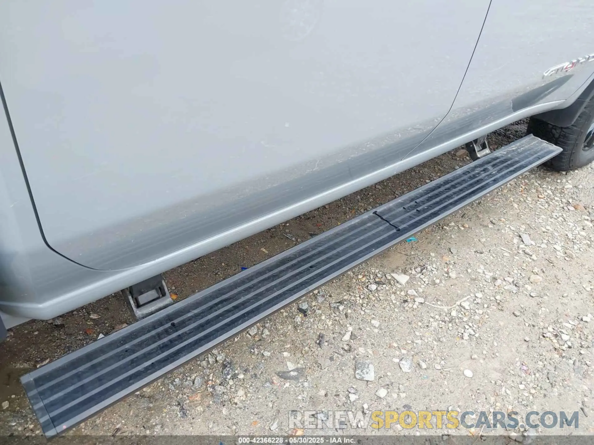 14 Photograph of a damaged car 1GT4UVEY8SF184850 GMC SIERRA 3500HD 2025