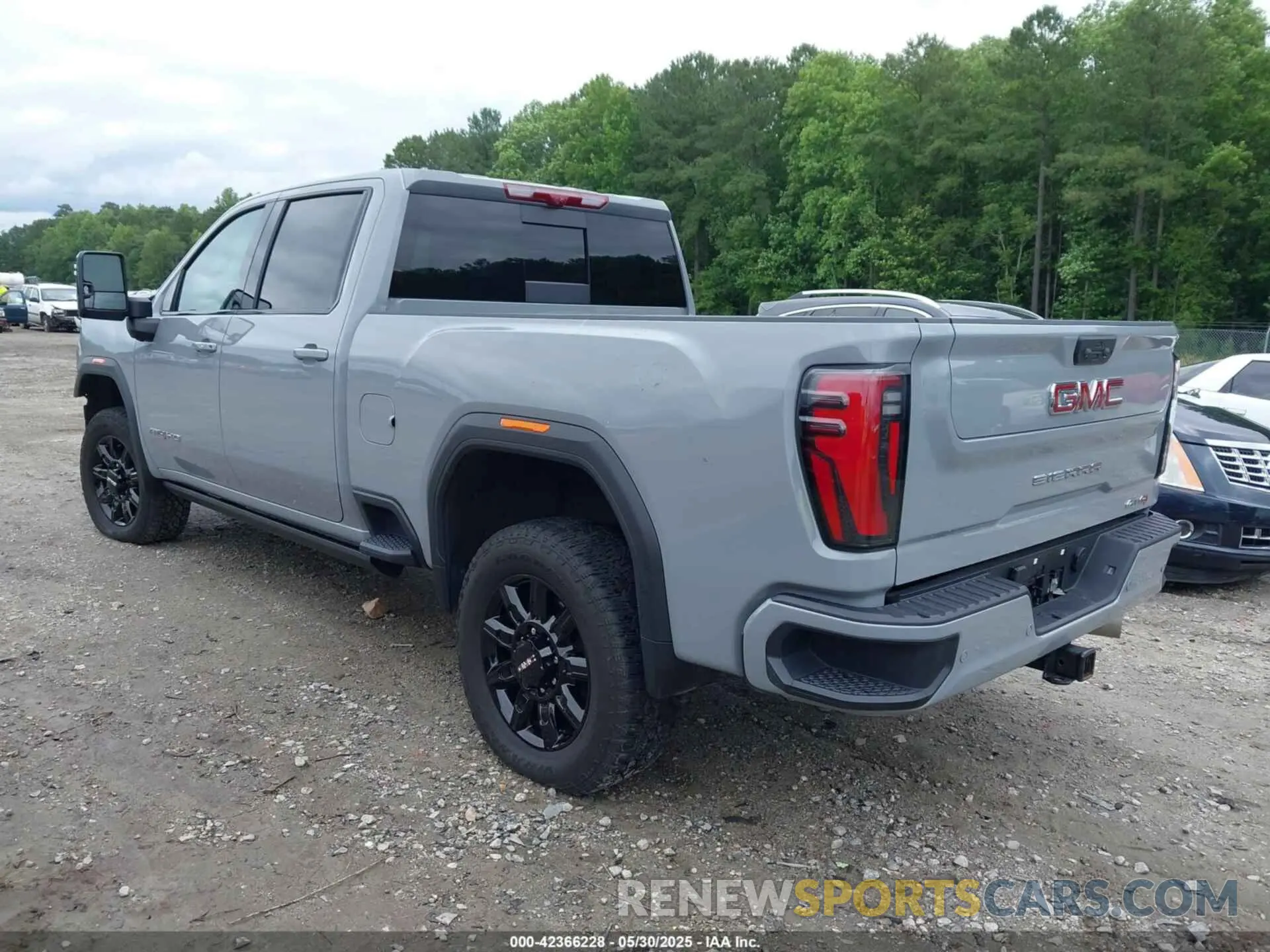 3 Photograph of a damaged car 1GT4UVEY8SF184850 GMC SIERRA 3500HD 2025